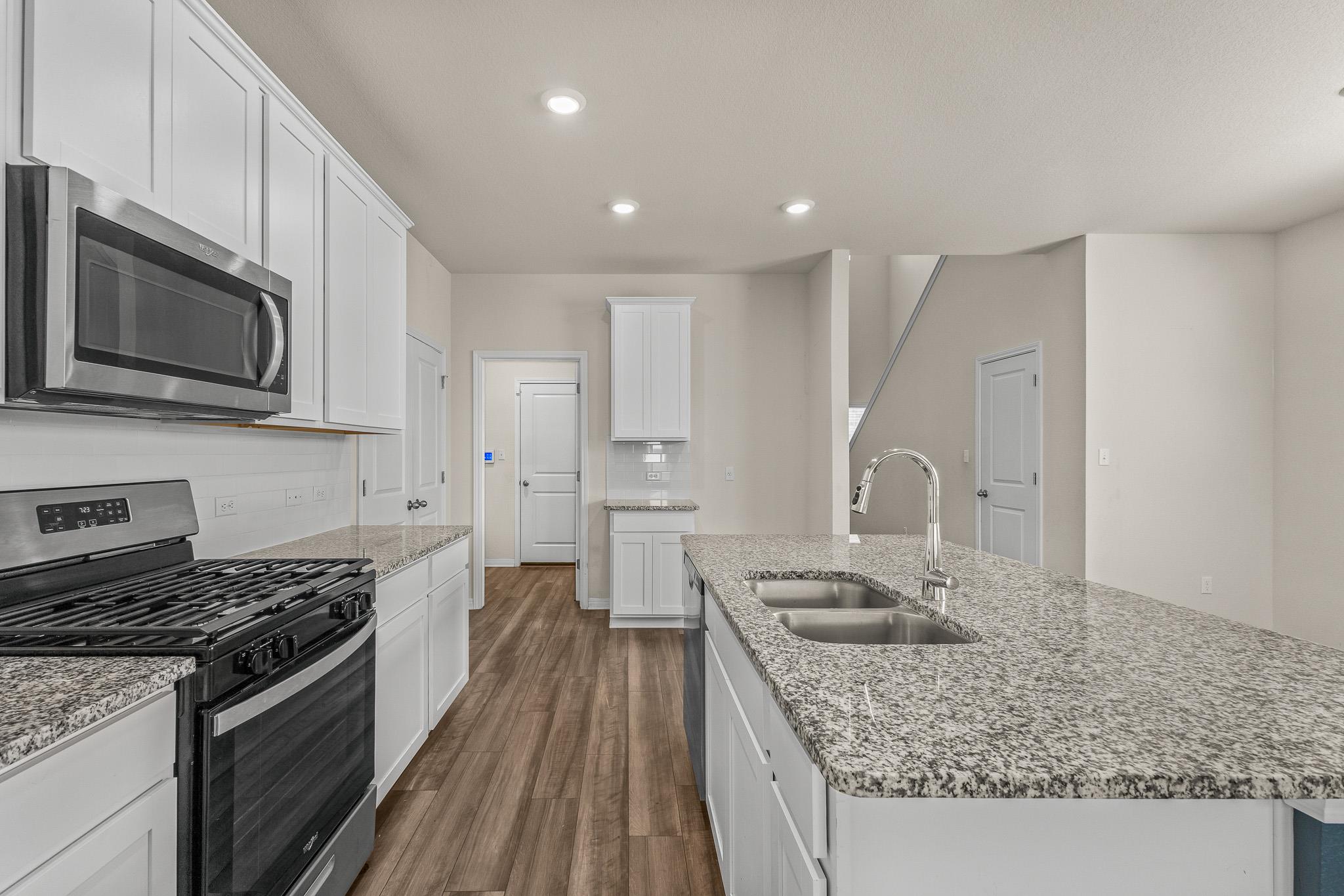 221 Longmount Cv, Liberty Hill, TX 78642