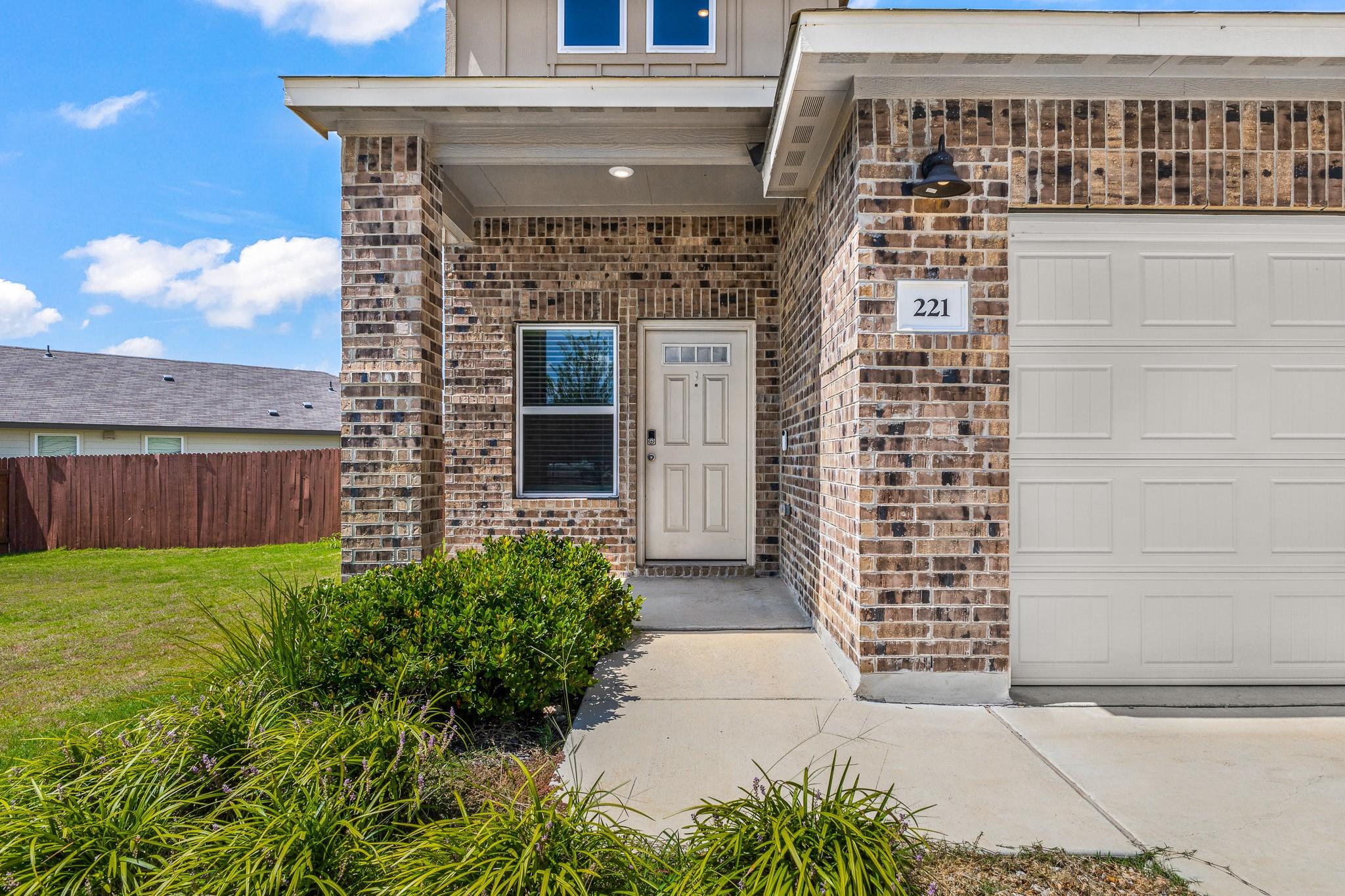 221 Longmount Cv, Liberty Hill, TX 78642