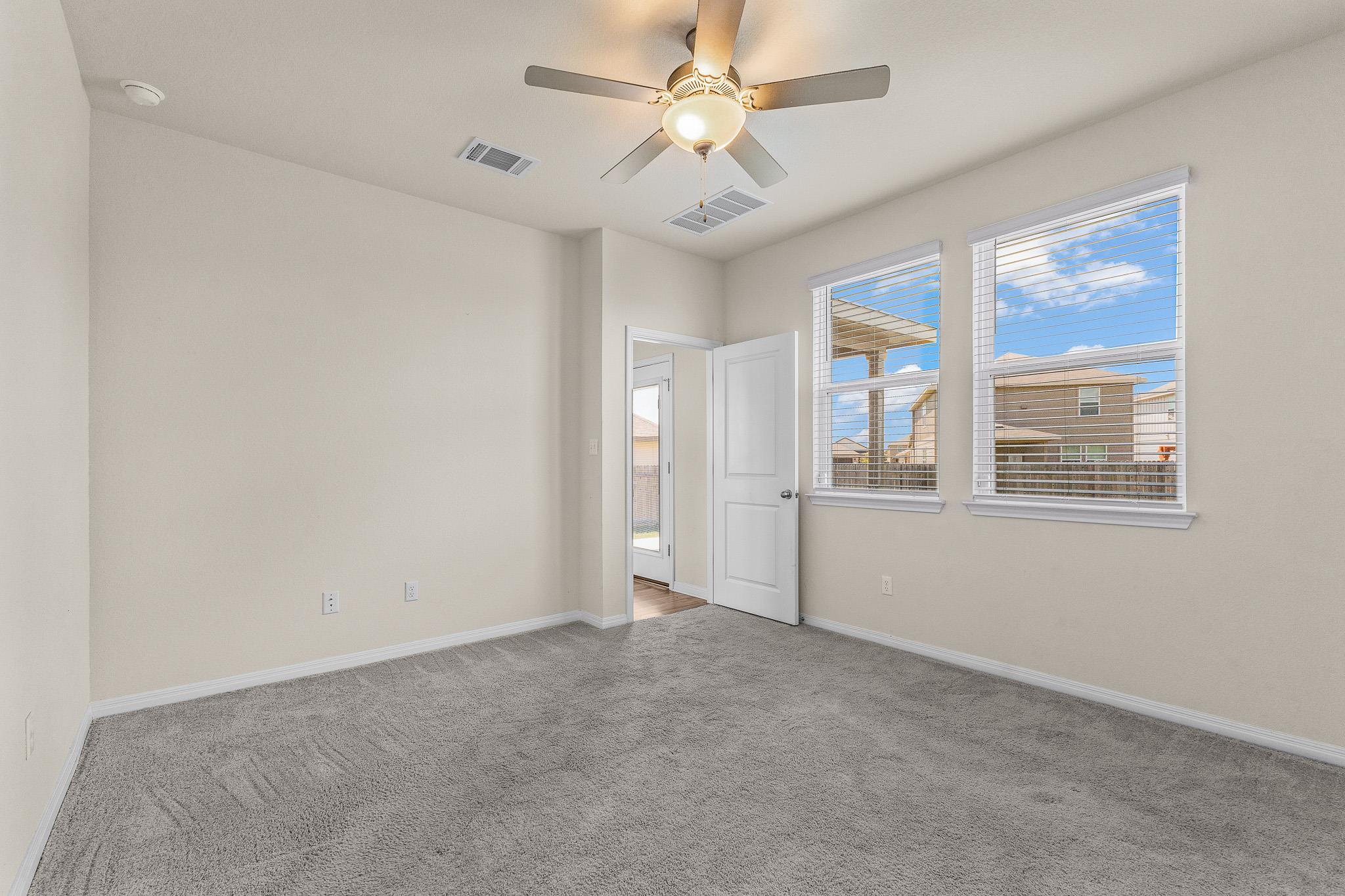 221 Longmount Cv, Liberty Hill, TX 78642