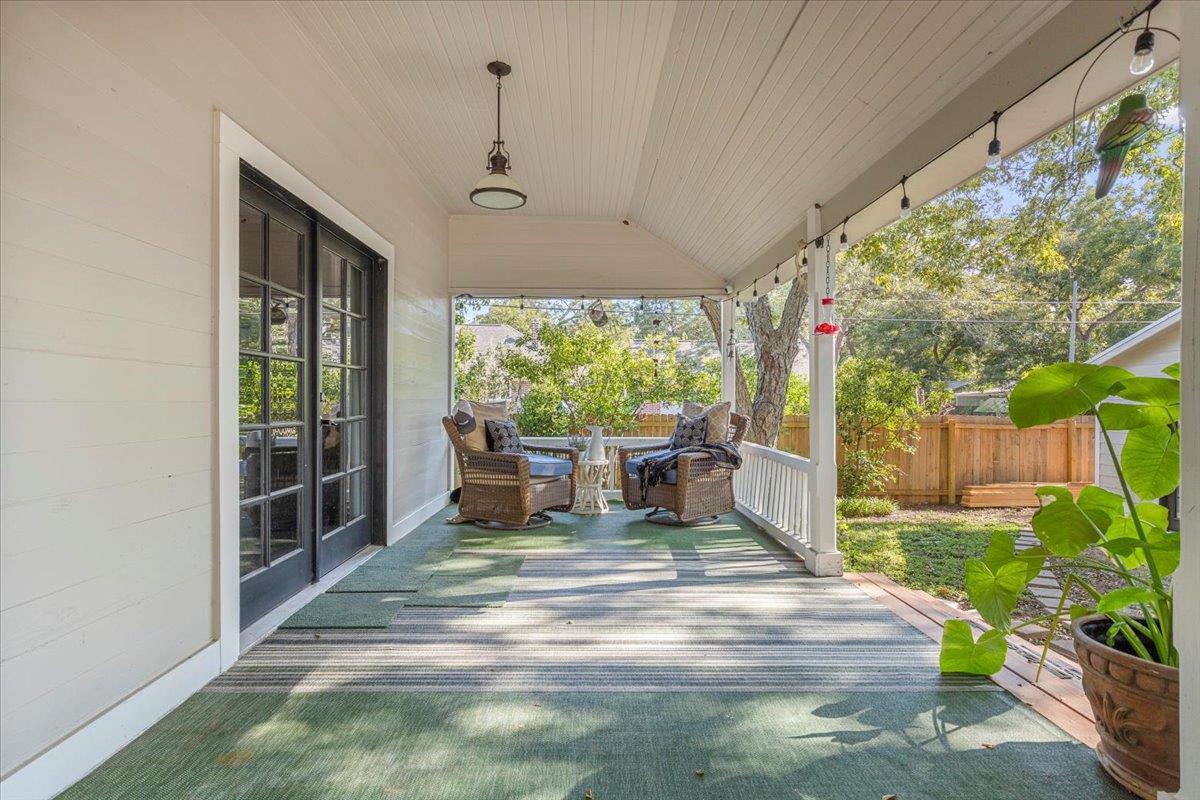 1402 Pecan St, Bastrop, TX 78602