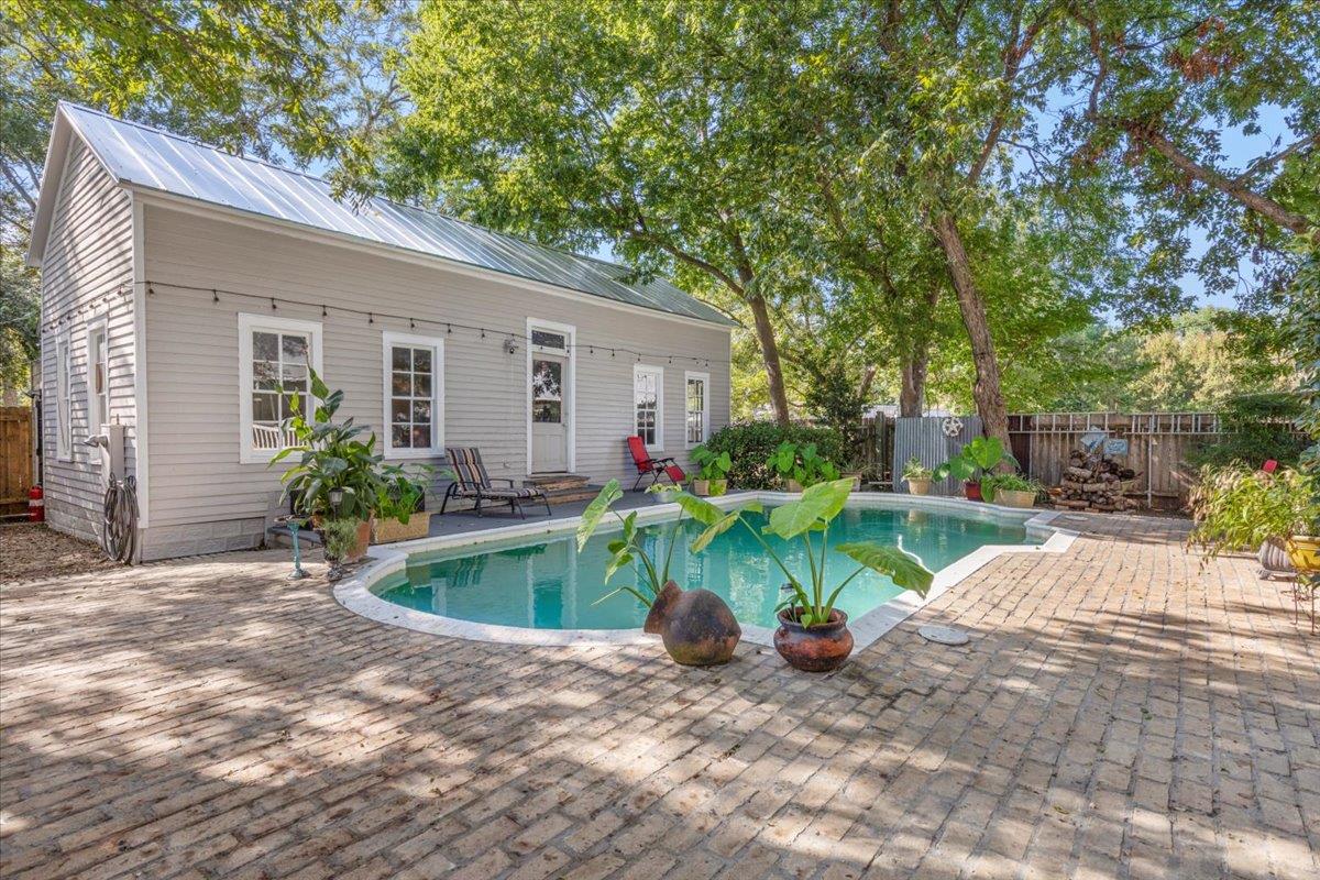 1402 Pecan St, Bastrop, TX 78602