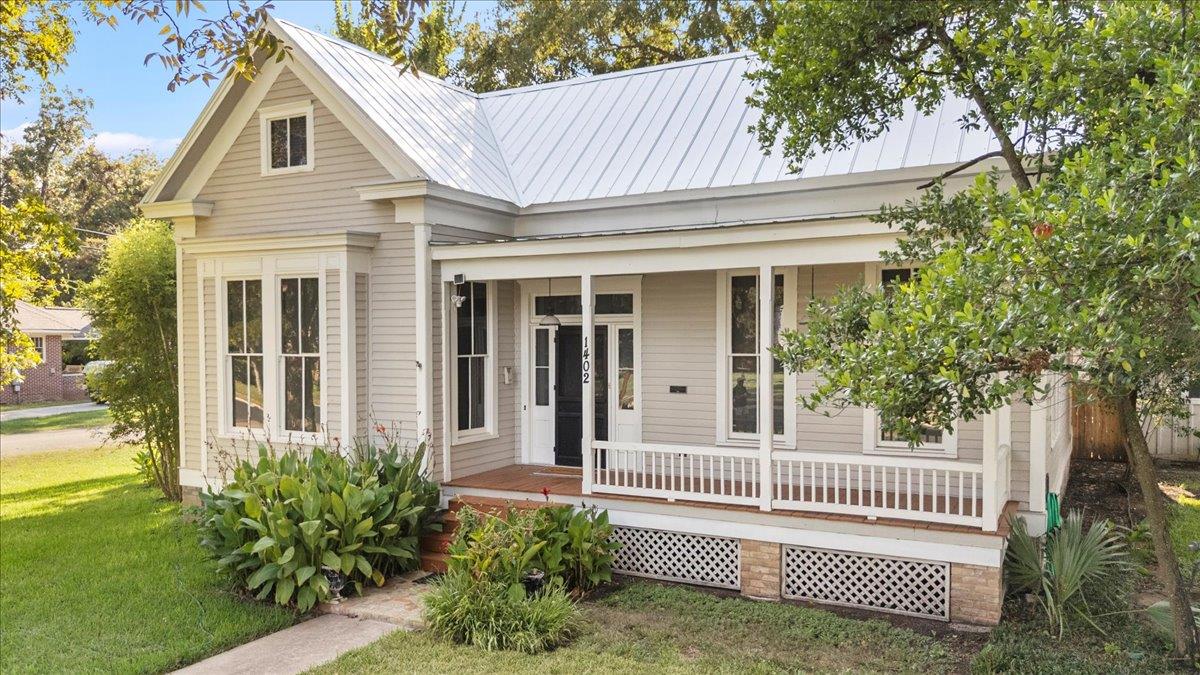 1402 Pecan St, Bastrop, TX 78602