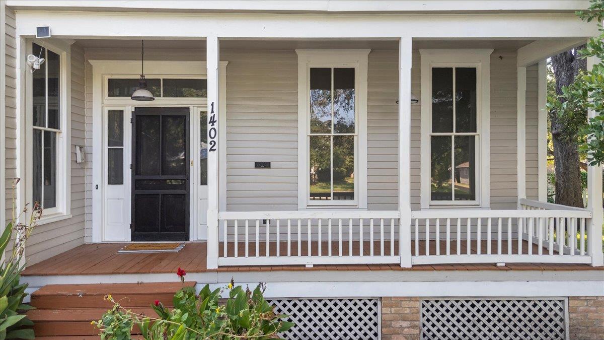 1402 Pecan St, Bastrop, TX 78602