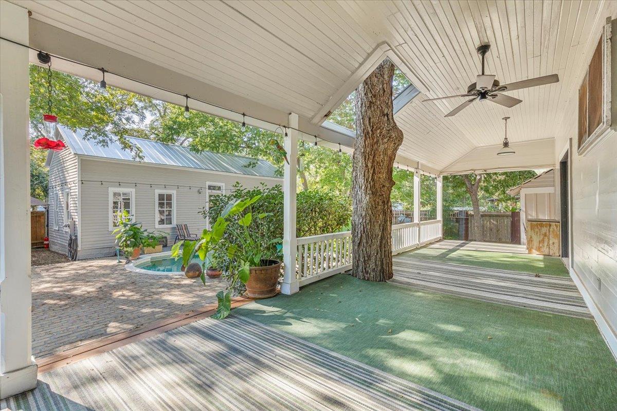 1402 Pecan St, Bastrop, TX 78602