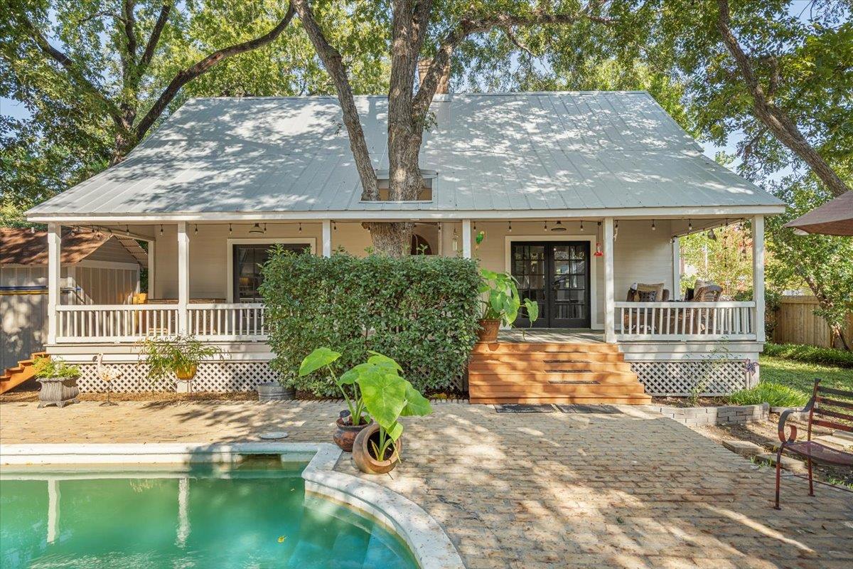 1402 Pecan St, Bastrop, TX 78602