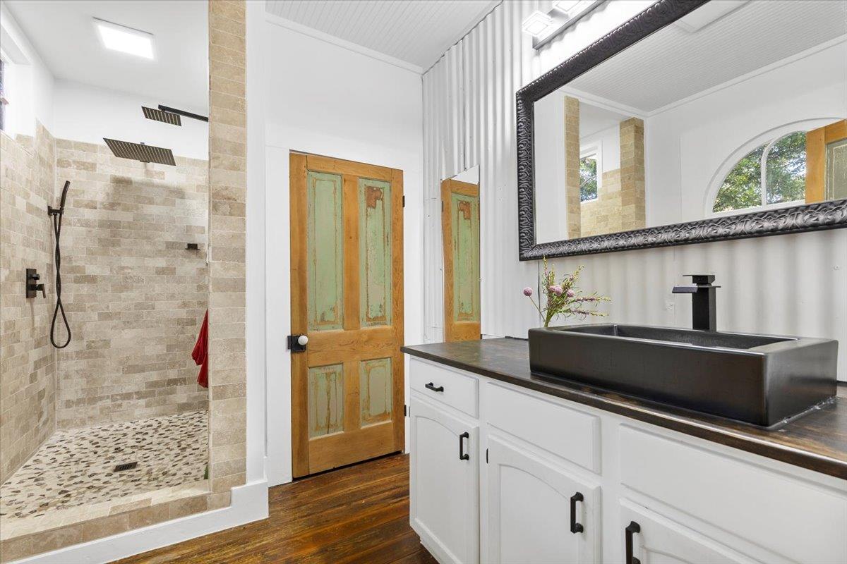 1402 Pecan St, Bastrop, TX 78602