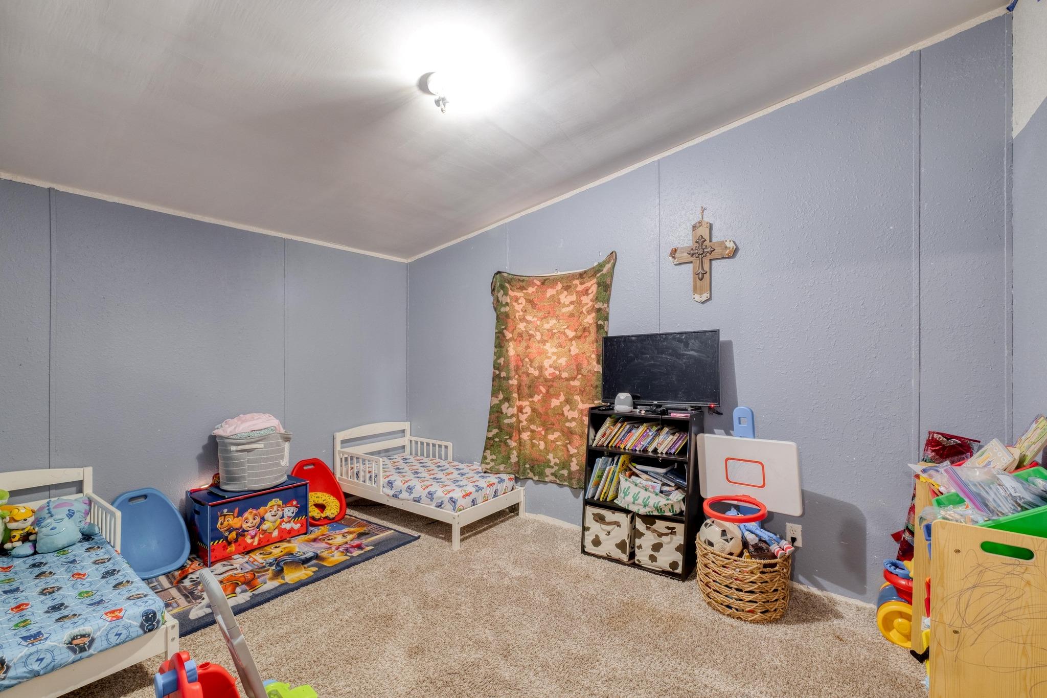 150 Uriah Dr, Elgin, TX 78621