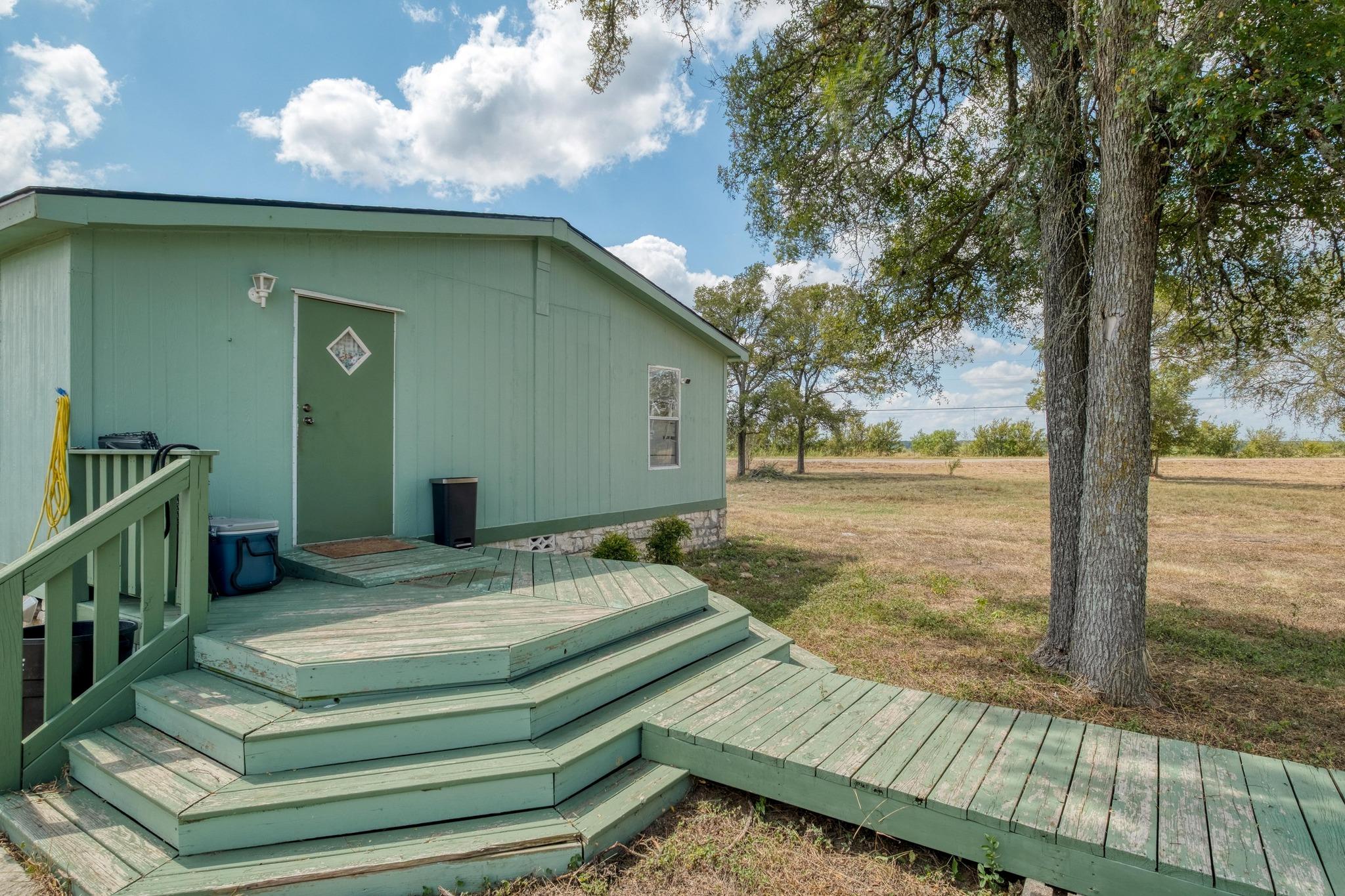 150 Uriah Dr, Elgin, TX 78621