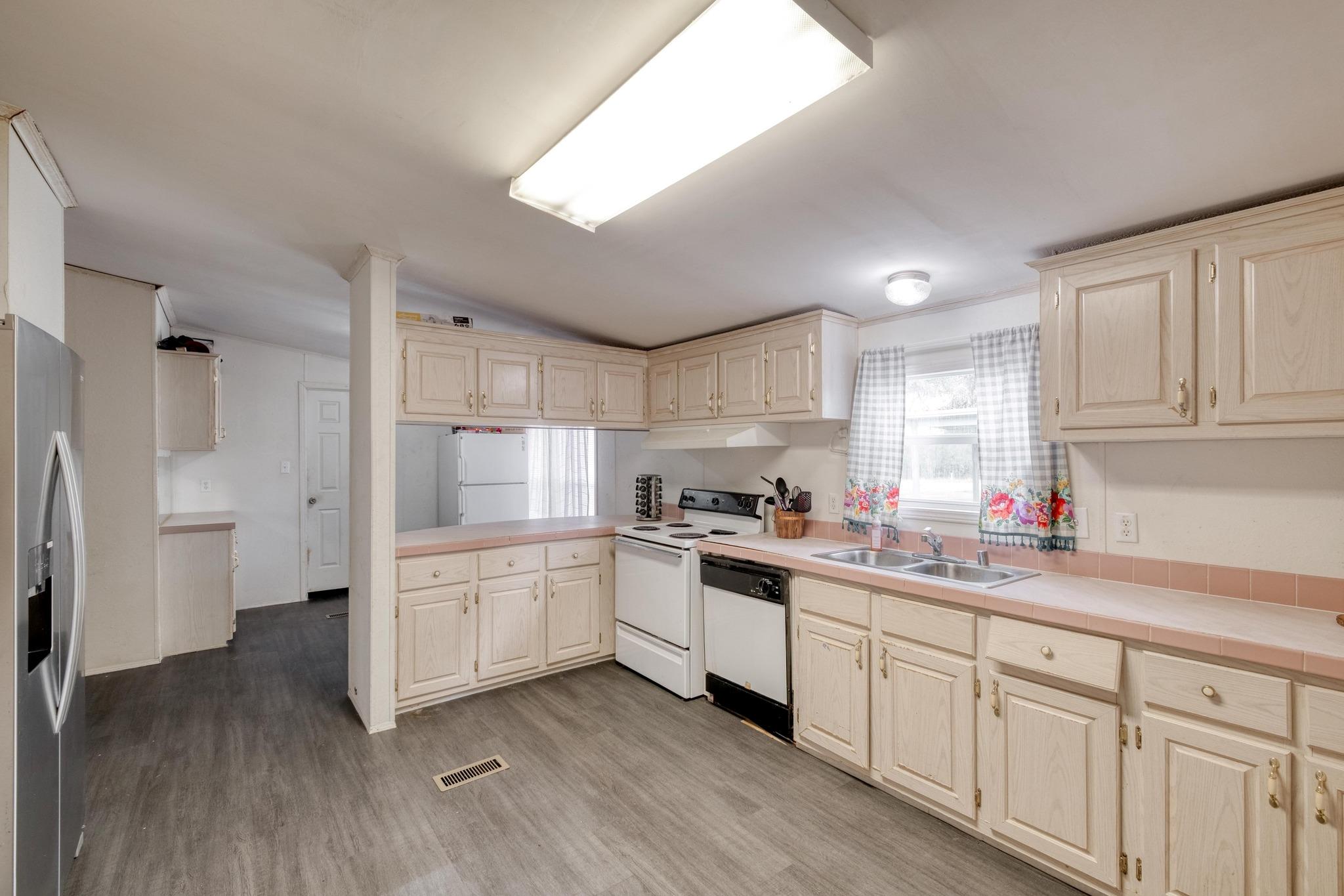 150 Uriah Dr, Elgin, TX 78621