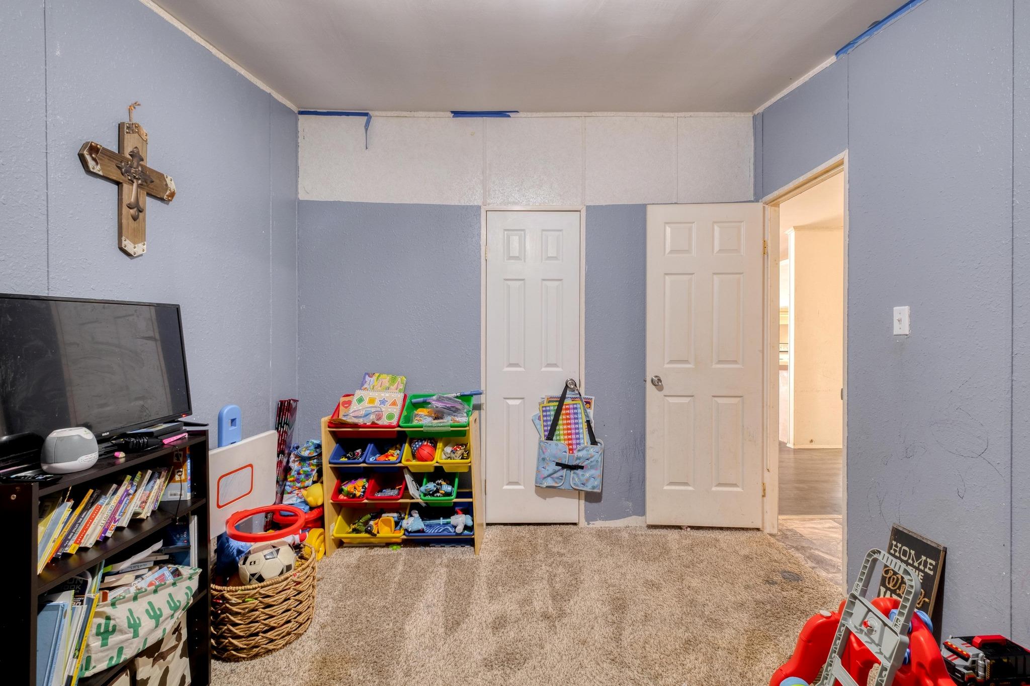 150 Uriah Dr, Elgin, TX 78621