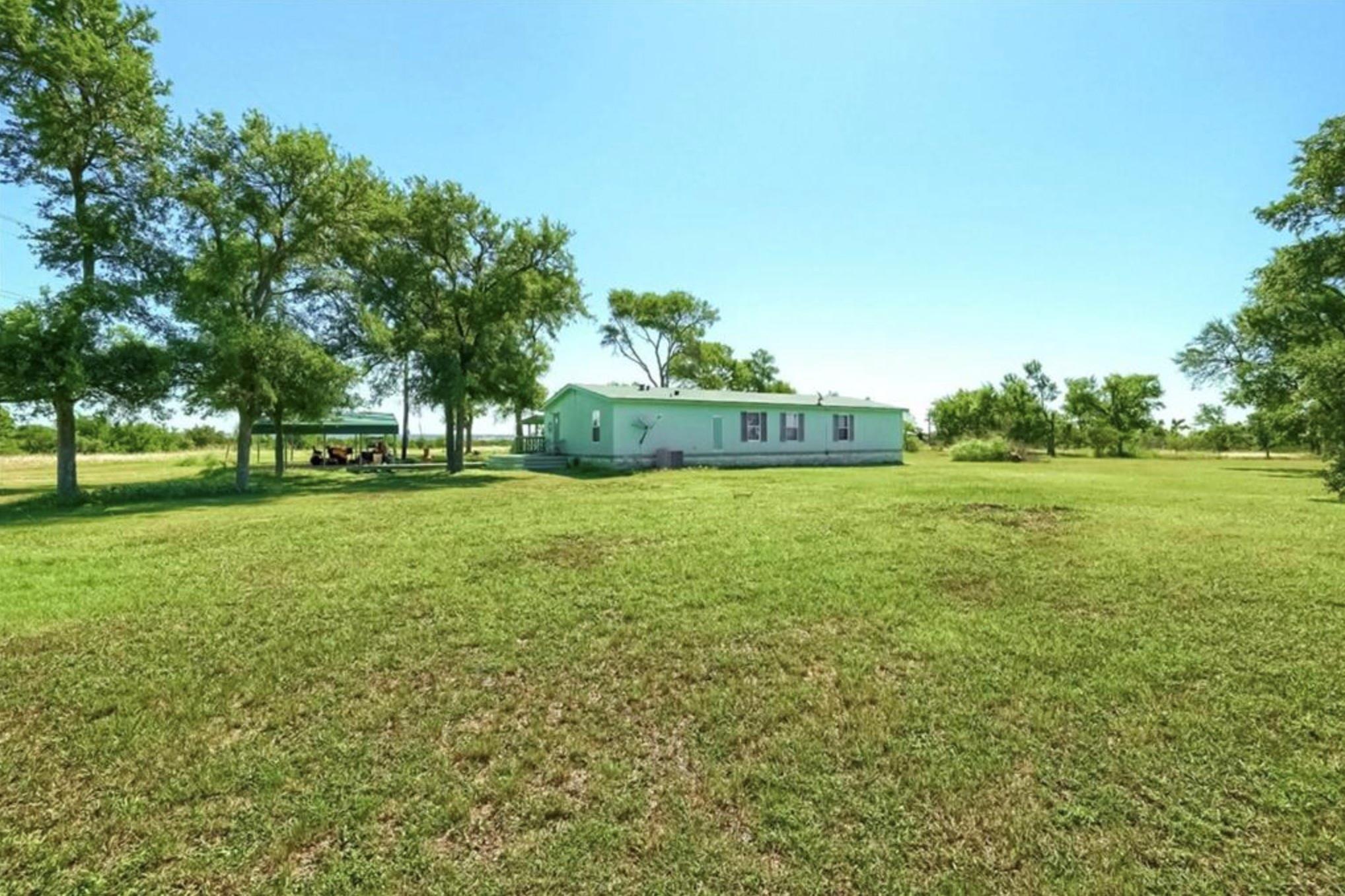 150 Uriah Dr, Elgin, TX 78621