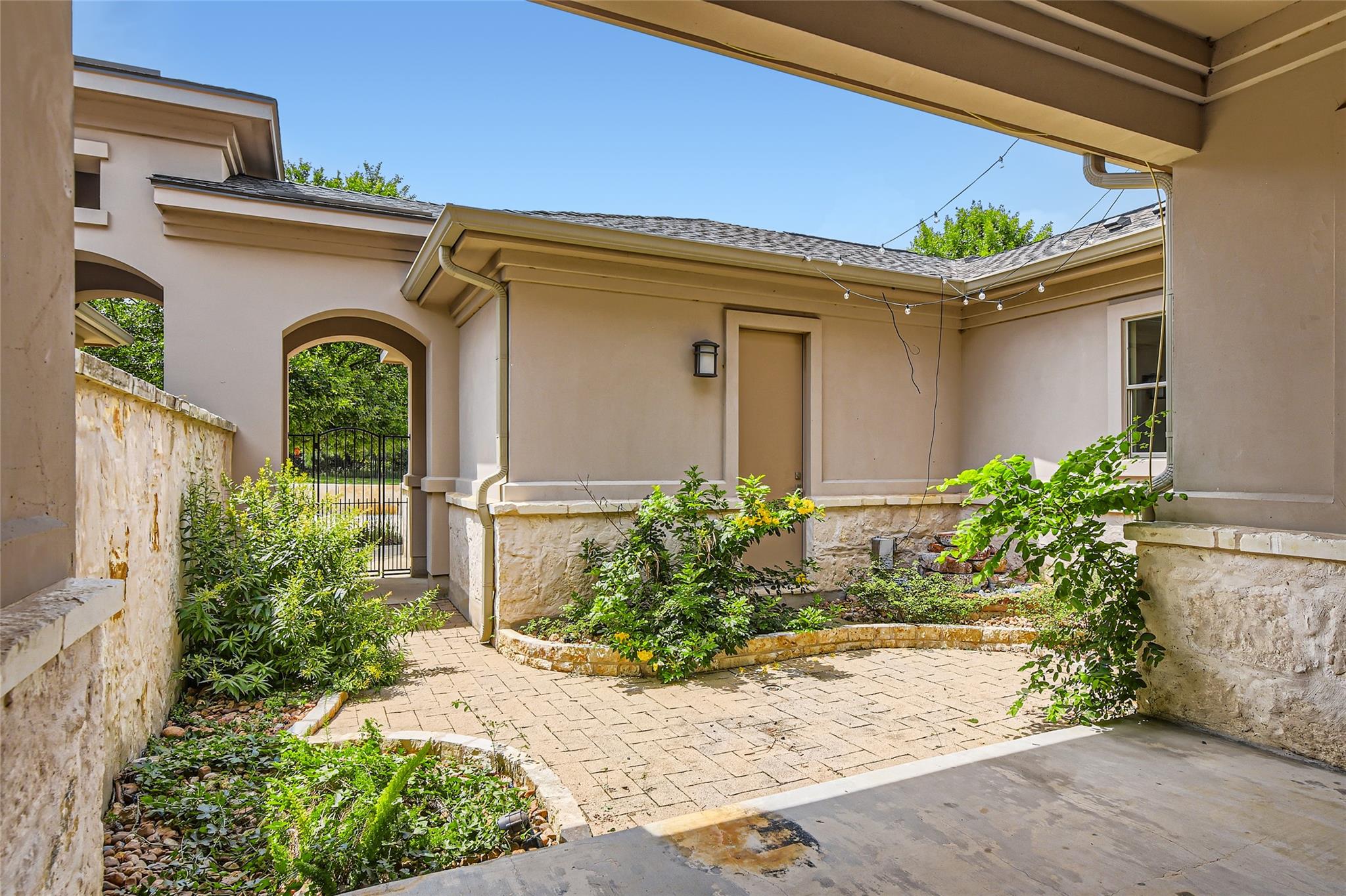 462 Stagecoach Trl, San Marcos, TX 78666