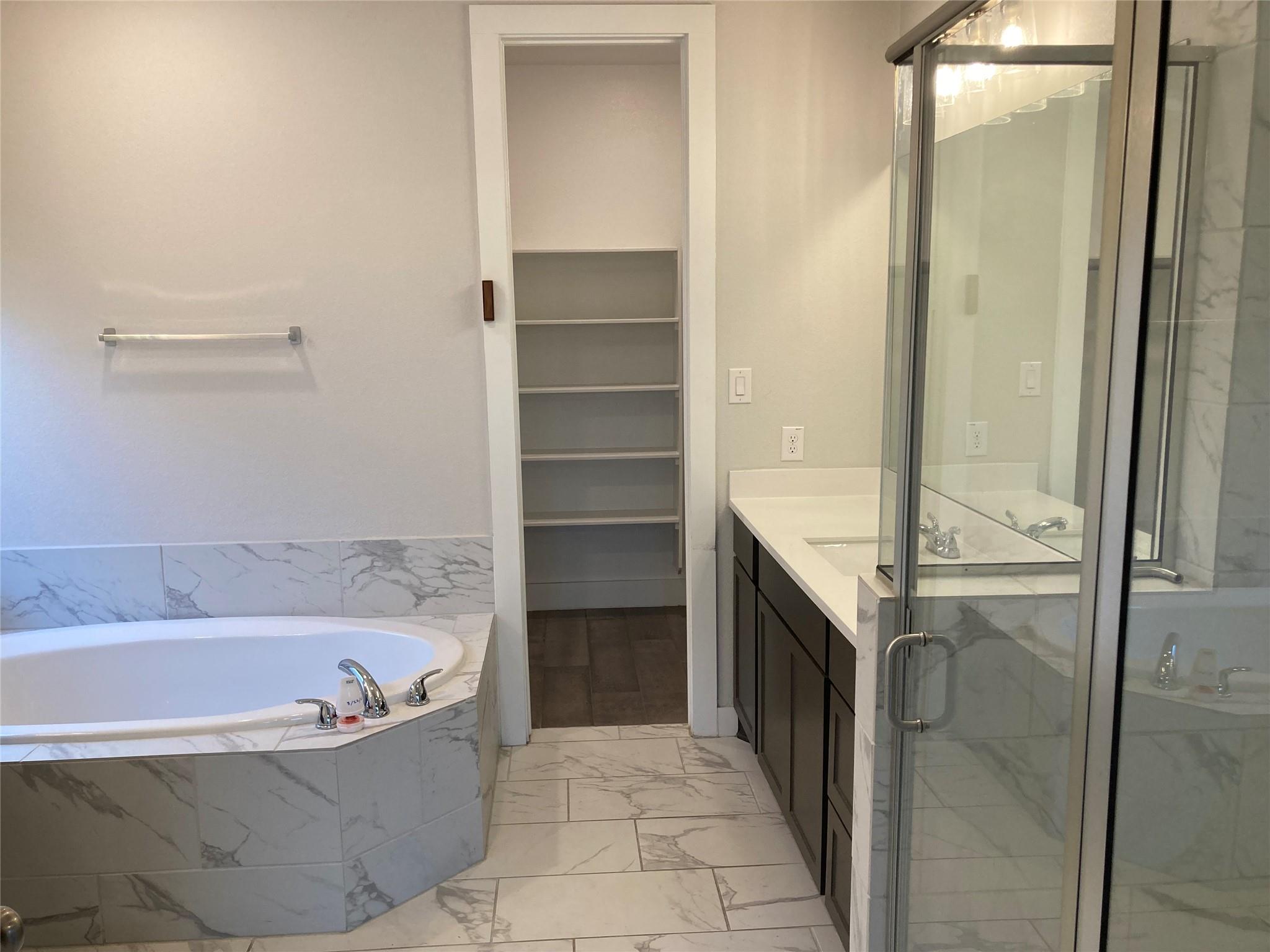 273 Eagle Ford Dr, Kyle, TX 78640