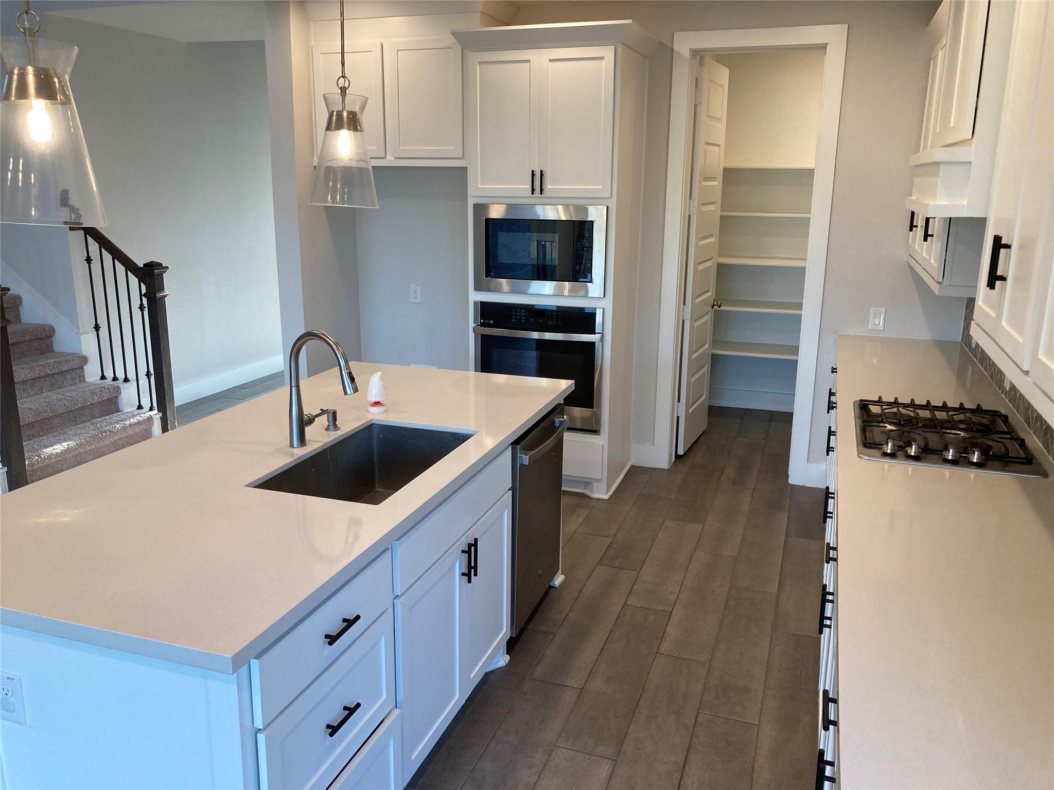 273 Eagle Ford Dr, Kyle, TX 78640