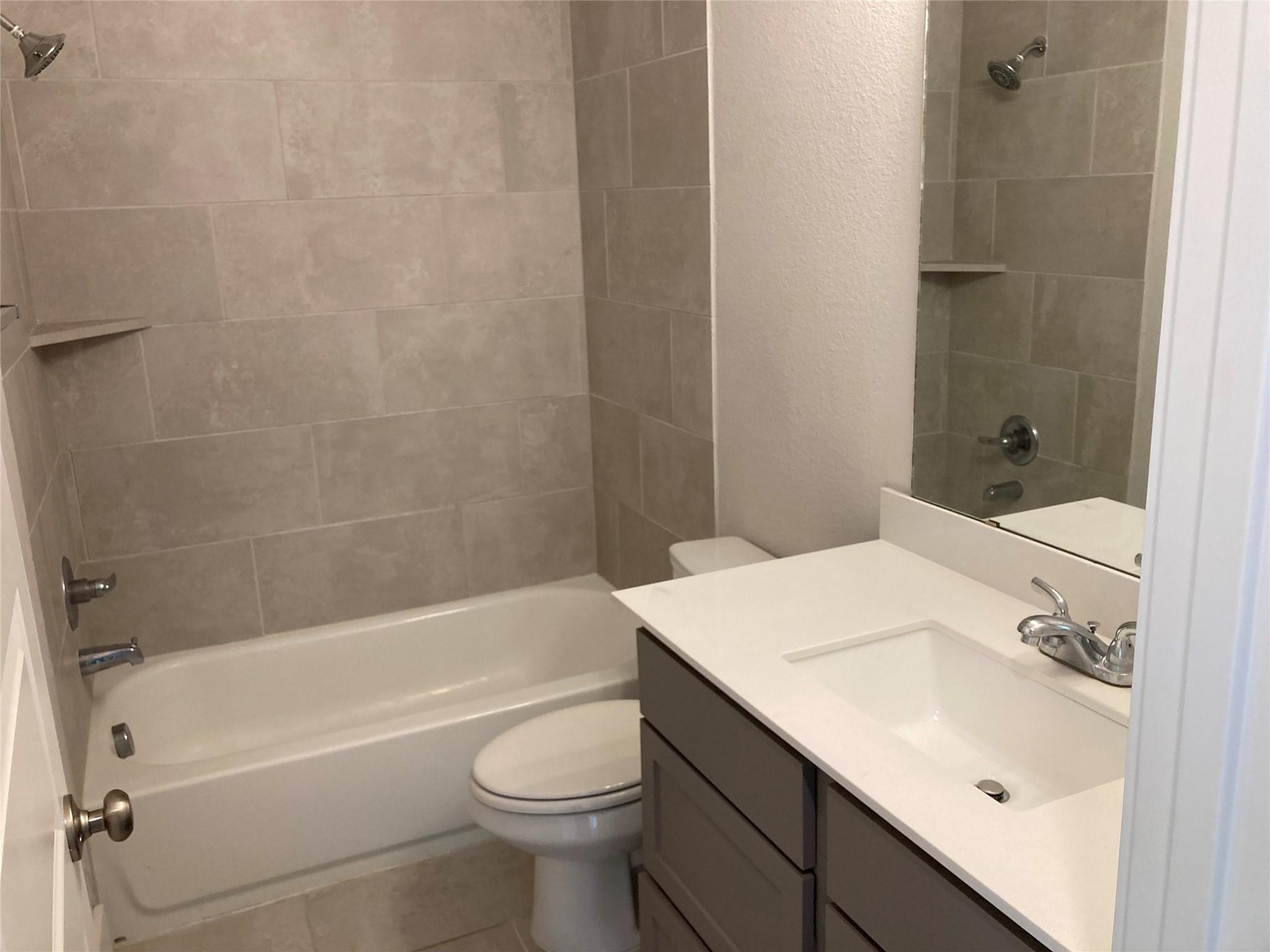 273 Eagle Ford Dr, Kyle, TX 78640