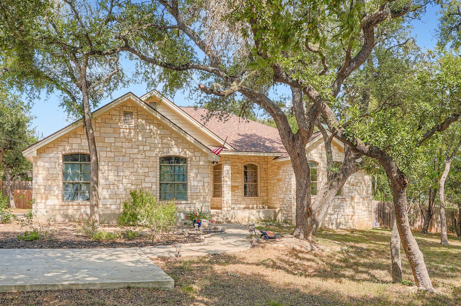 100 Quarry Springs Dr, San Marcos, TX 78666