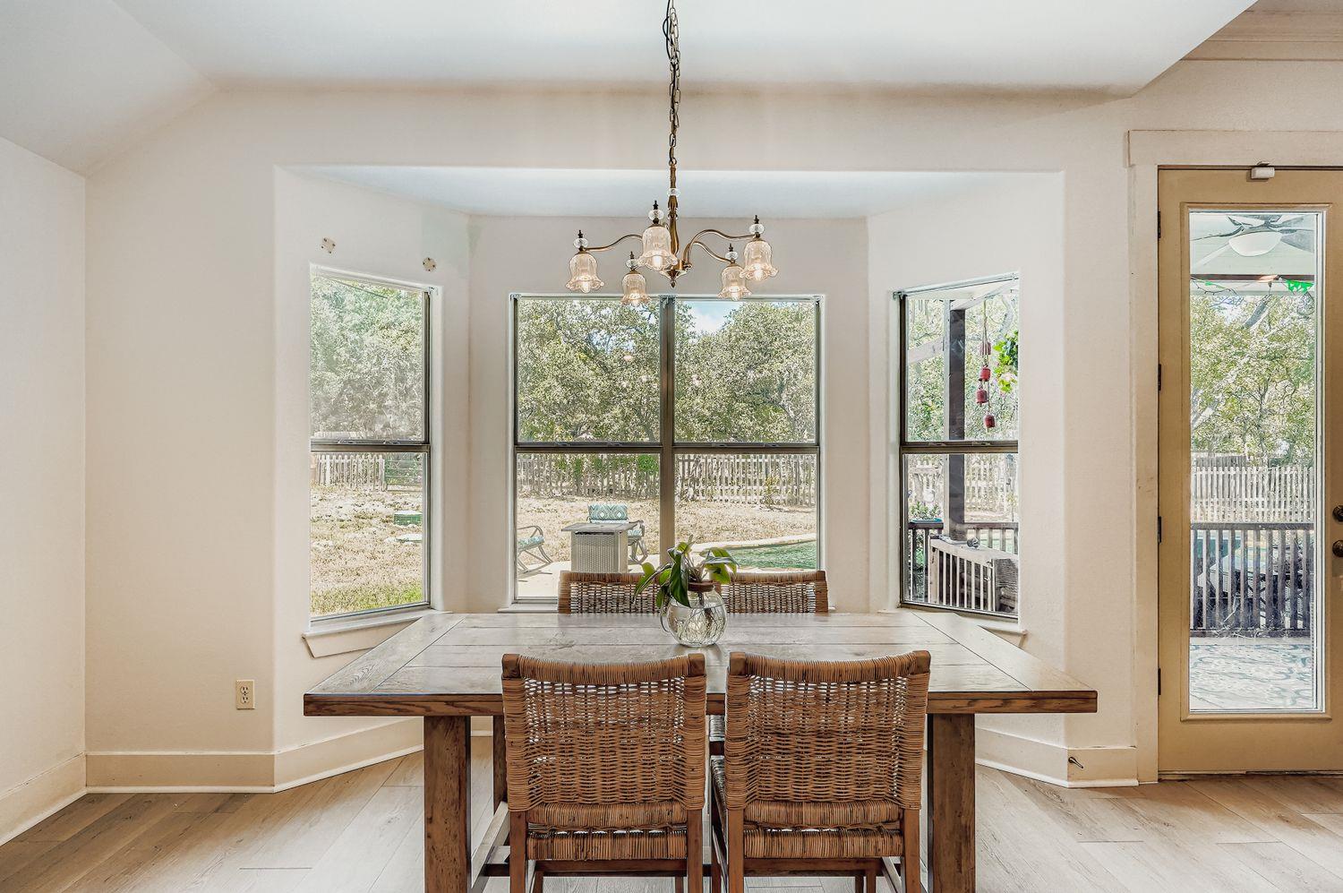 100 Quarry Springs Dr, San Marcos, TX 78666