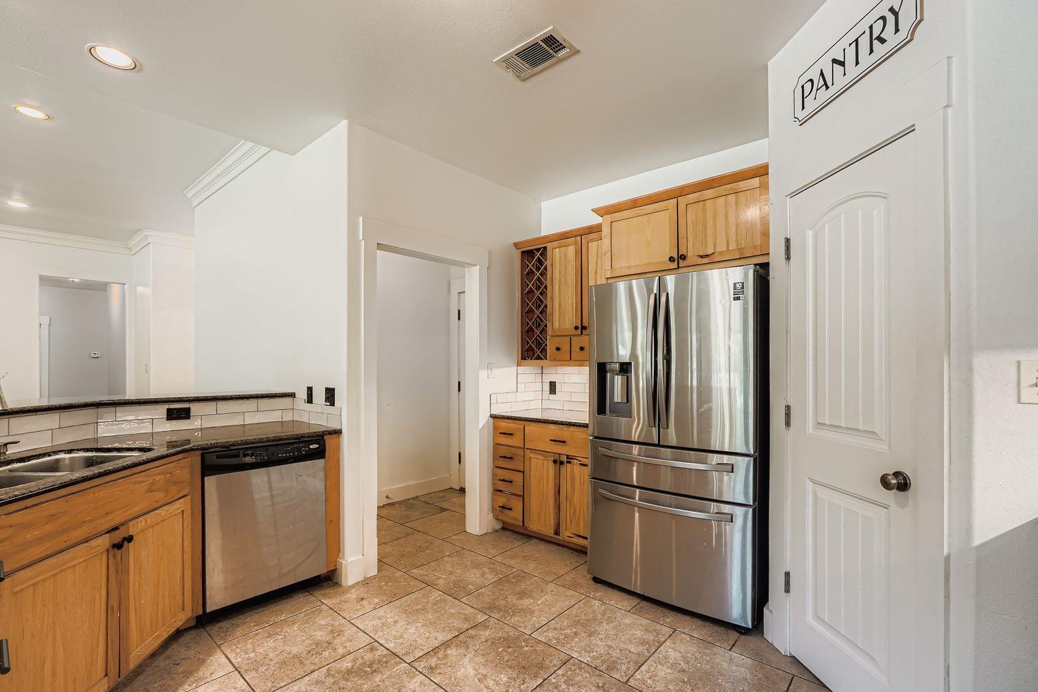 100 Quarry Springs Dr, San Marcos, TX 78666