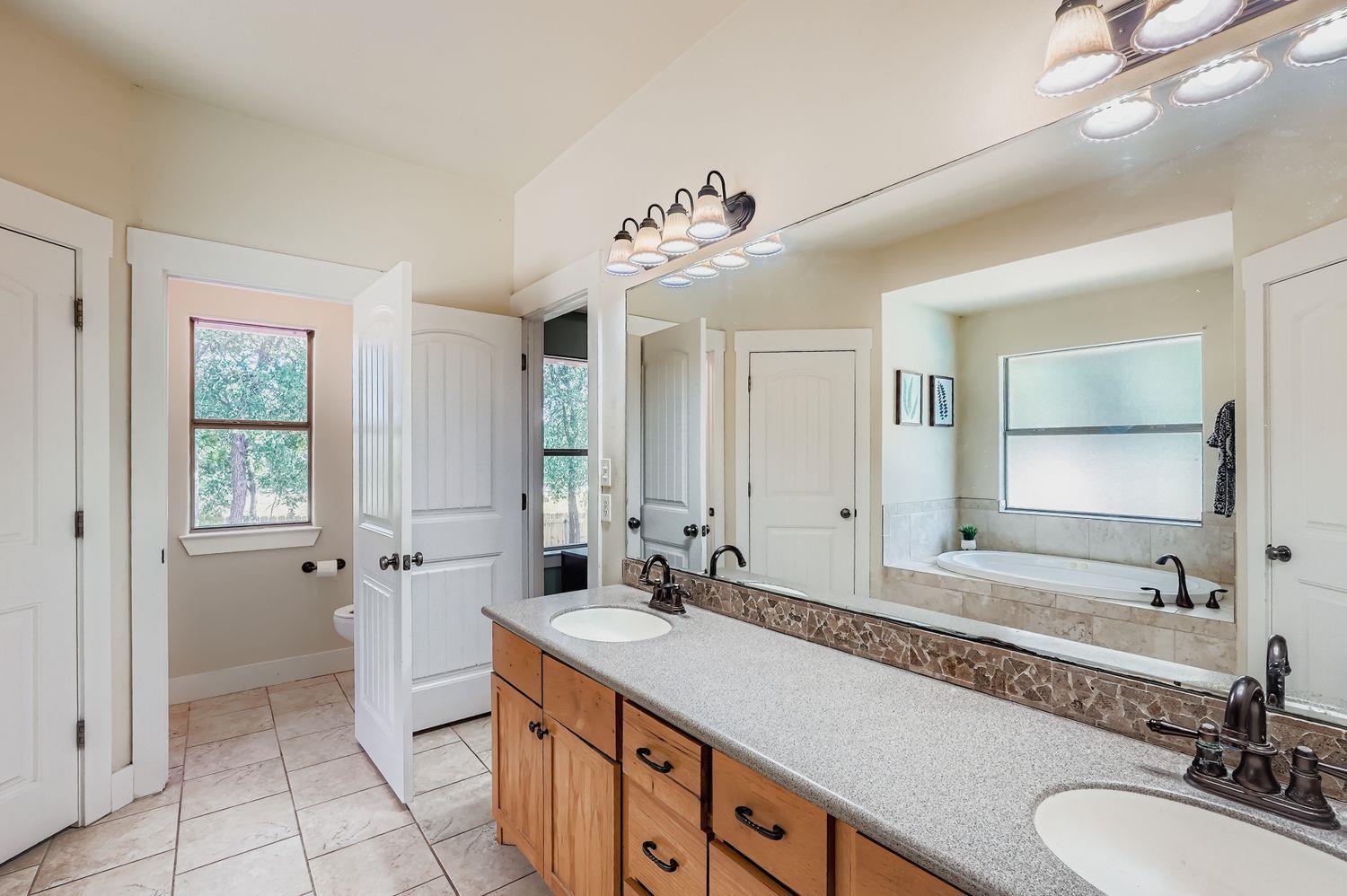 100 Quarry Springs Dr, San Marcos, TX 78666