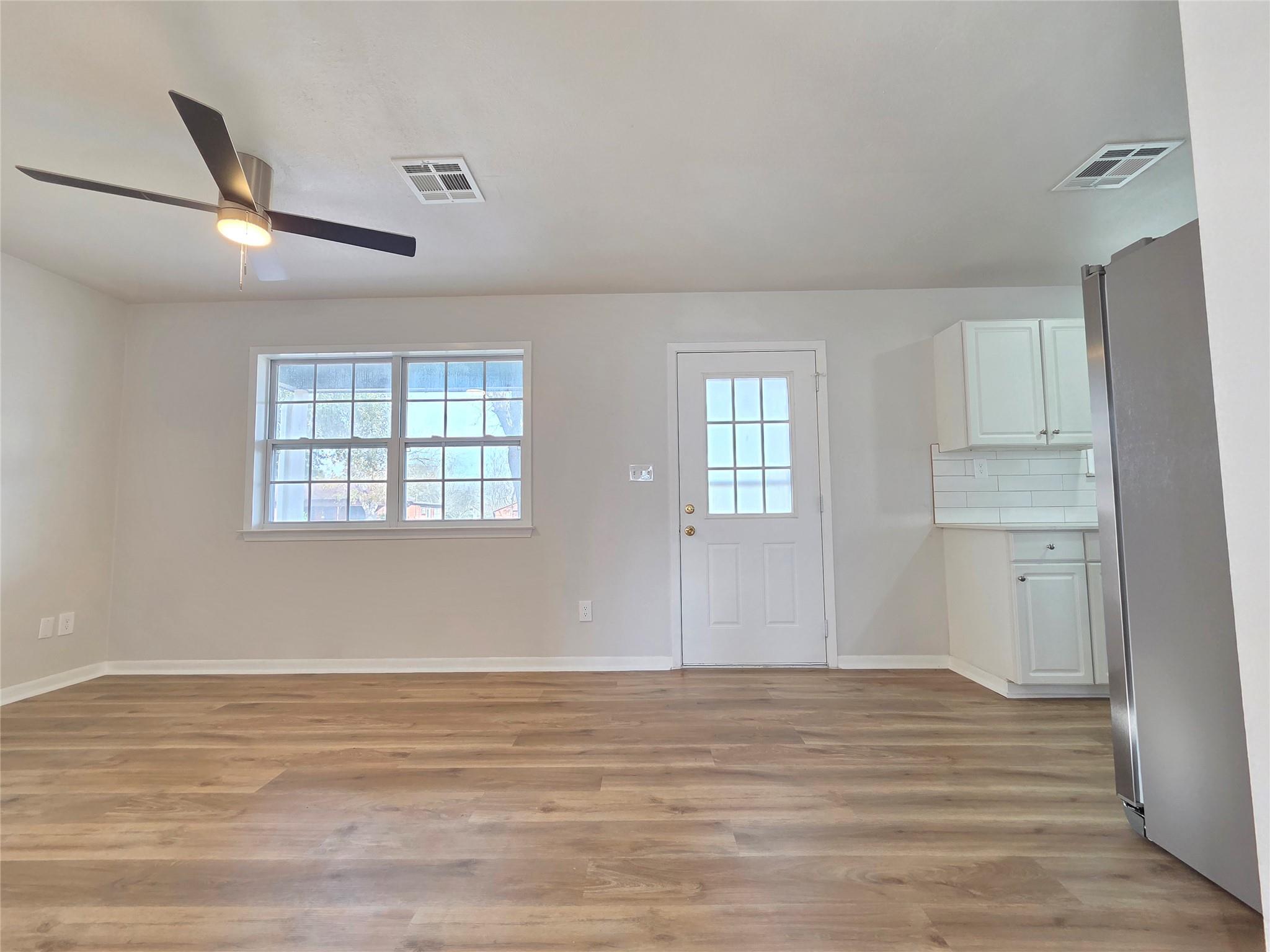 411 W 4th ST #A, Flatonia, TX 78941