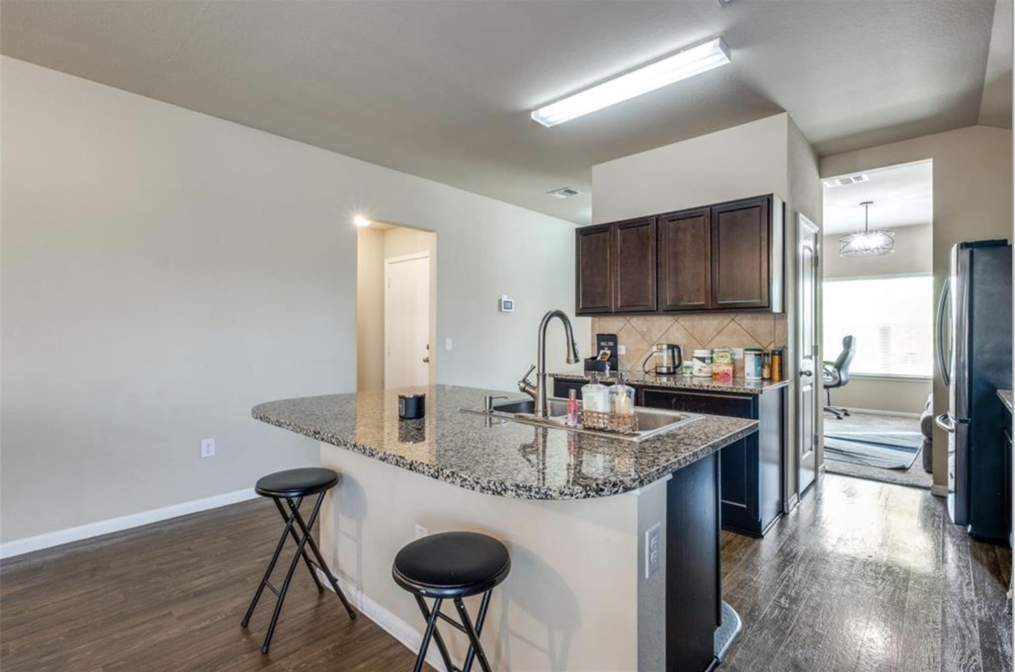 405 Camellia Dr, Hutto, TX 78634