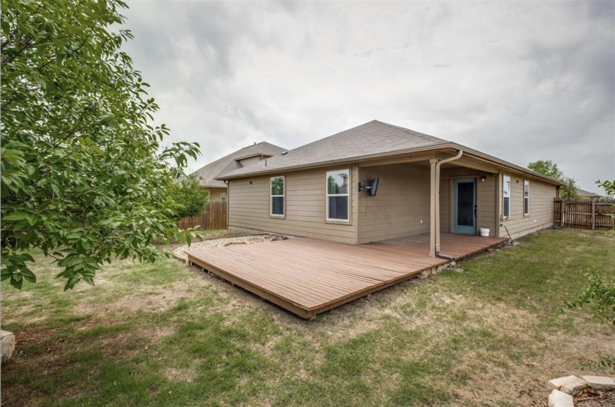 405 Camellia Dr, Hutto, TX 78634