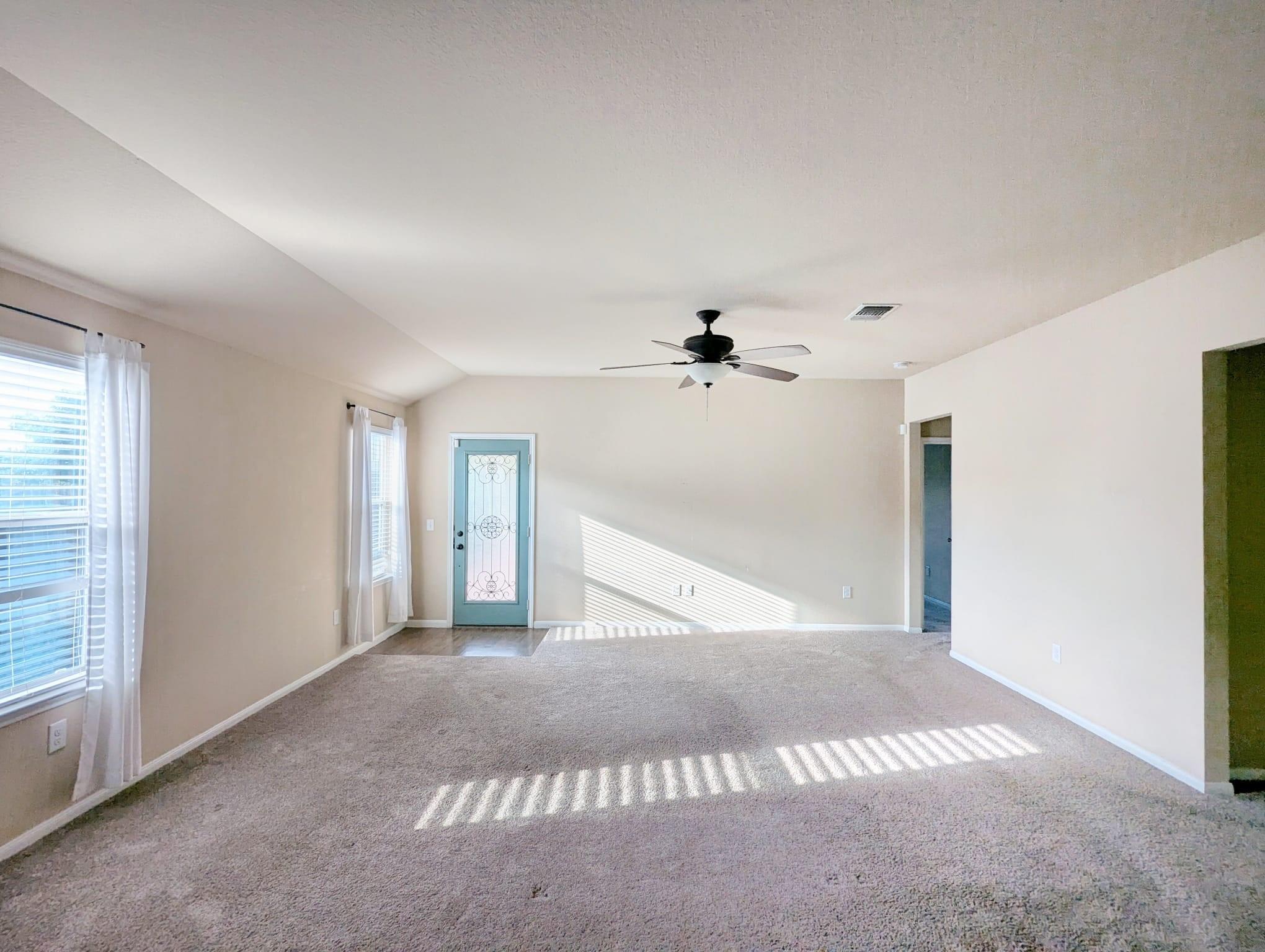 405 Camellia Dr, Hutto, TX 78634