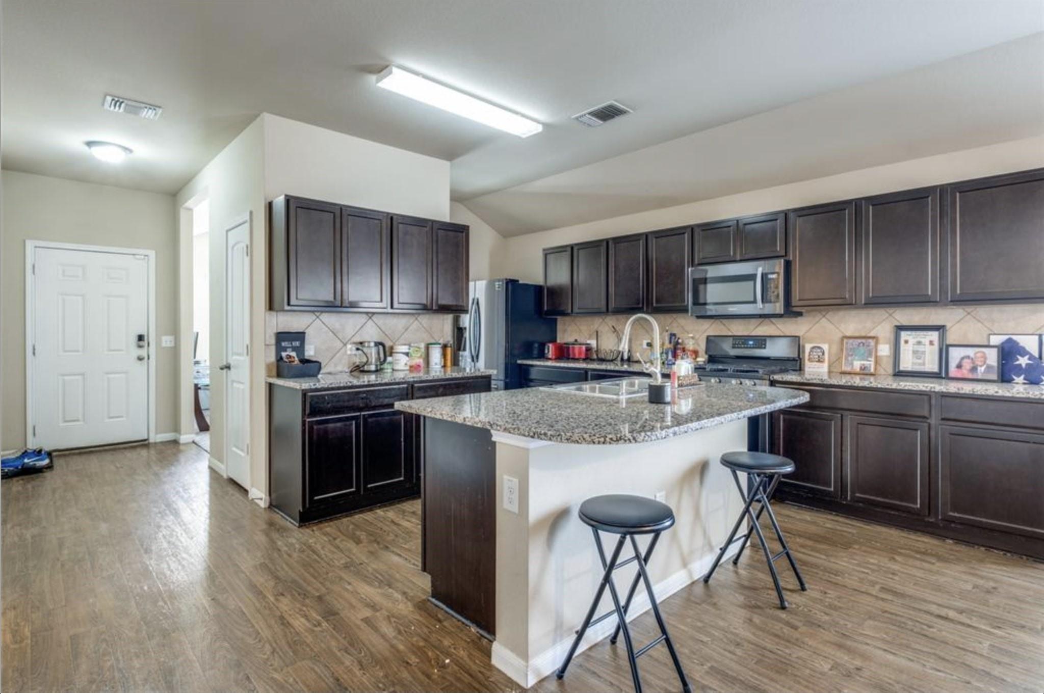 405 Camellia Dr, Hutto, TX 78634