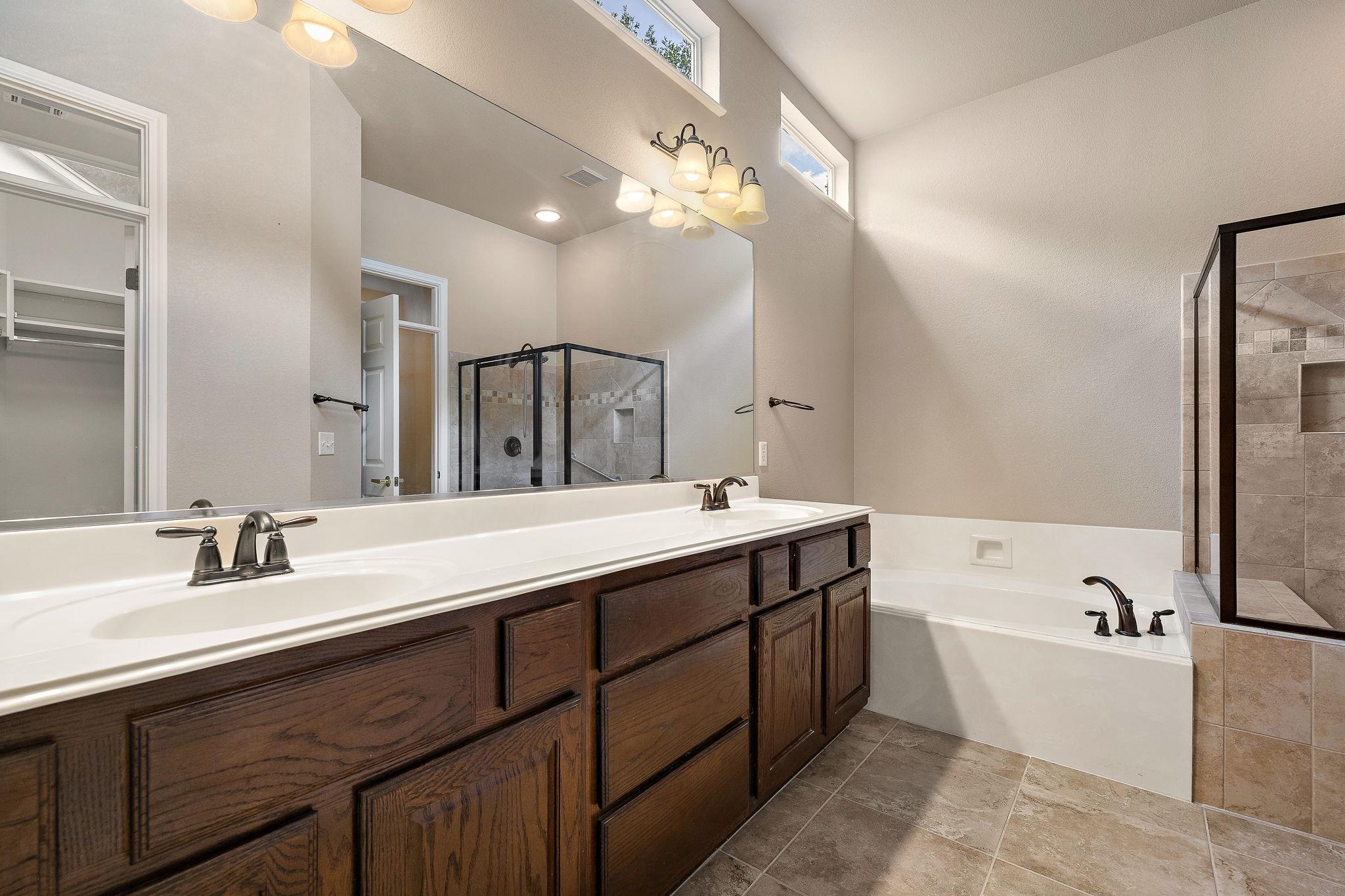 196 Whispering Wind Dr, Georgetown, TX 78633