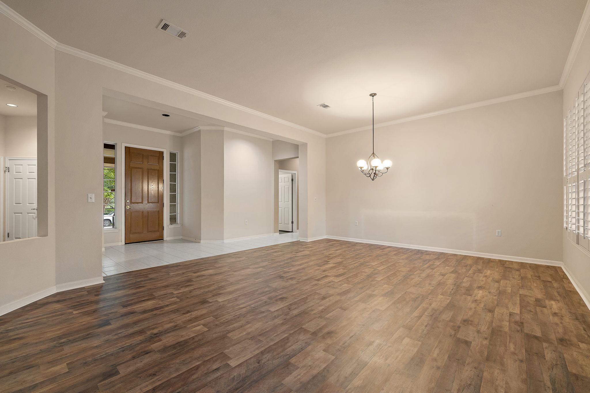 196 Whispering Wind Dr, Georgetown, TX 78633