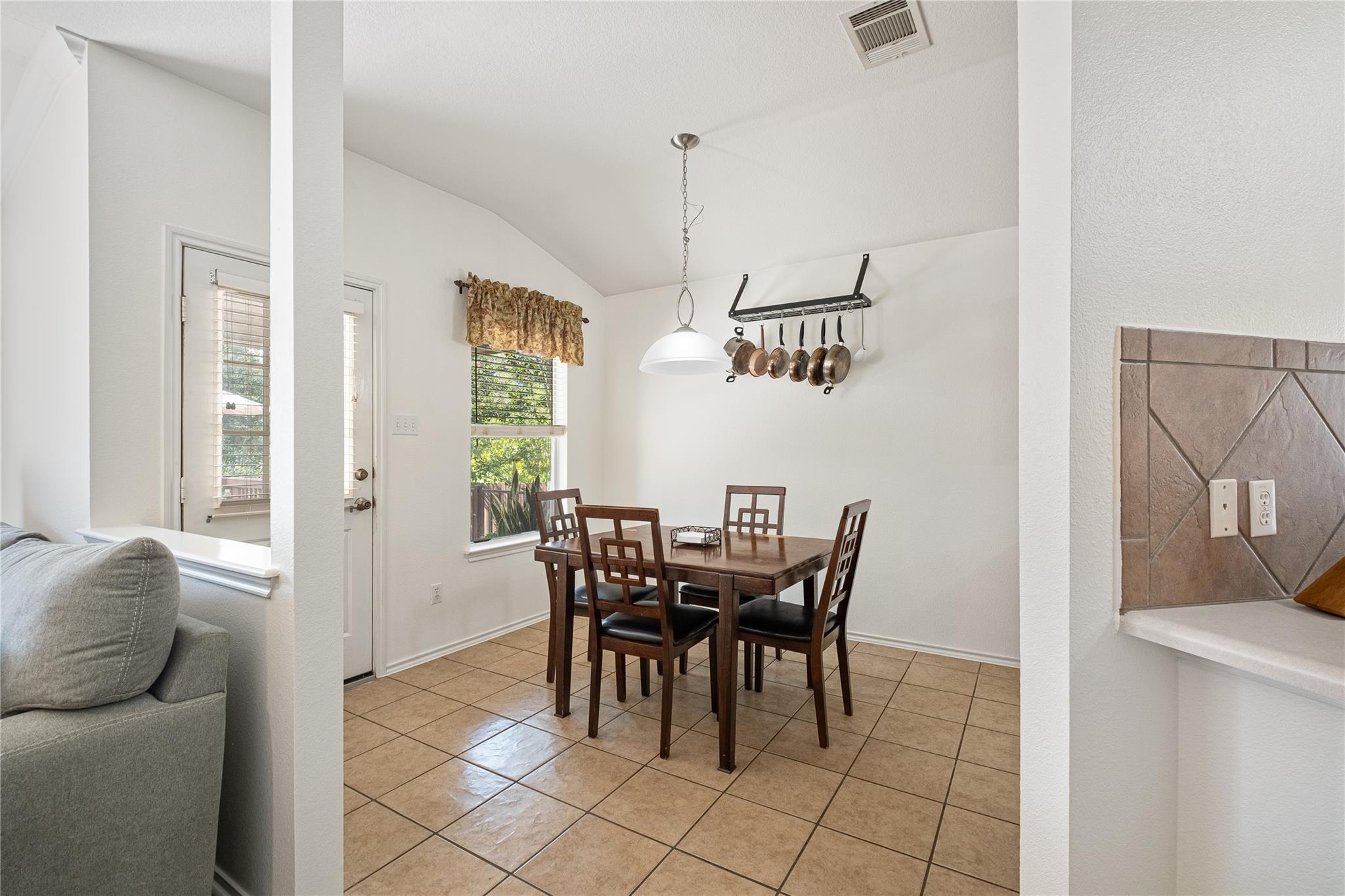 12701 Waynespur Ln, Elgin, TX 78621