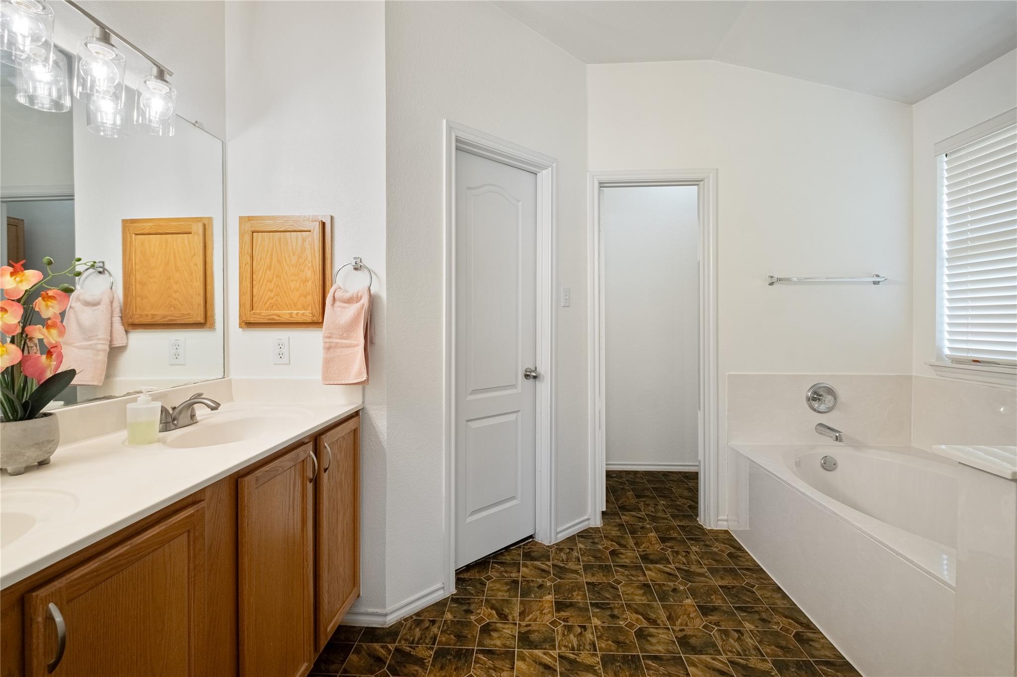 12701 Waynespur Ln, Elgin, TX 78621