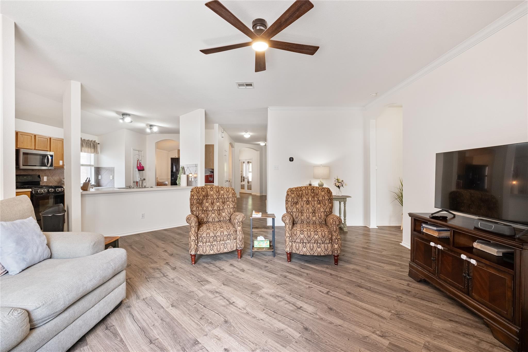 12701 Waynespur Ln, Elgin, TX 78621