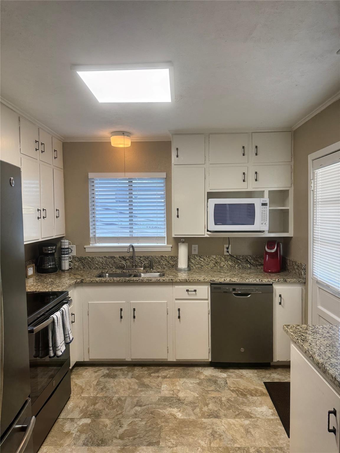 504 Lakewood Dr, Burnet, TX 78611