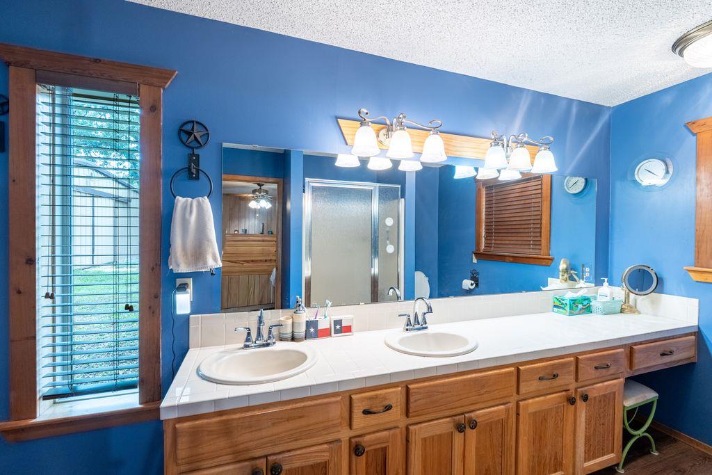 7035 BCR 211, Florence, TX 76527