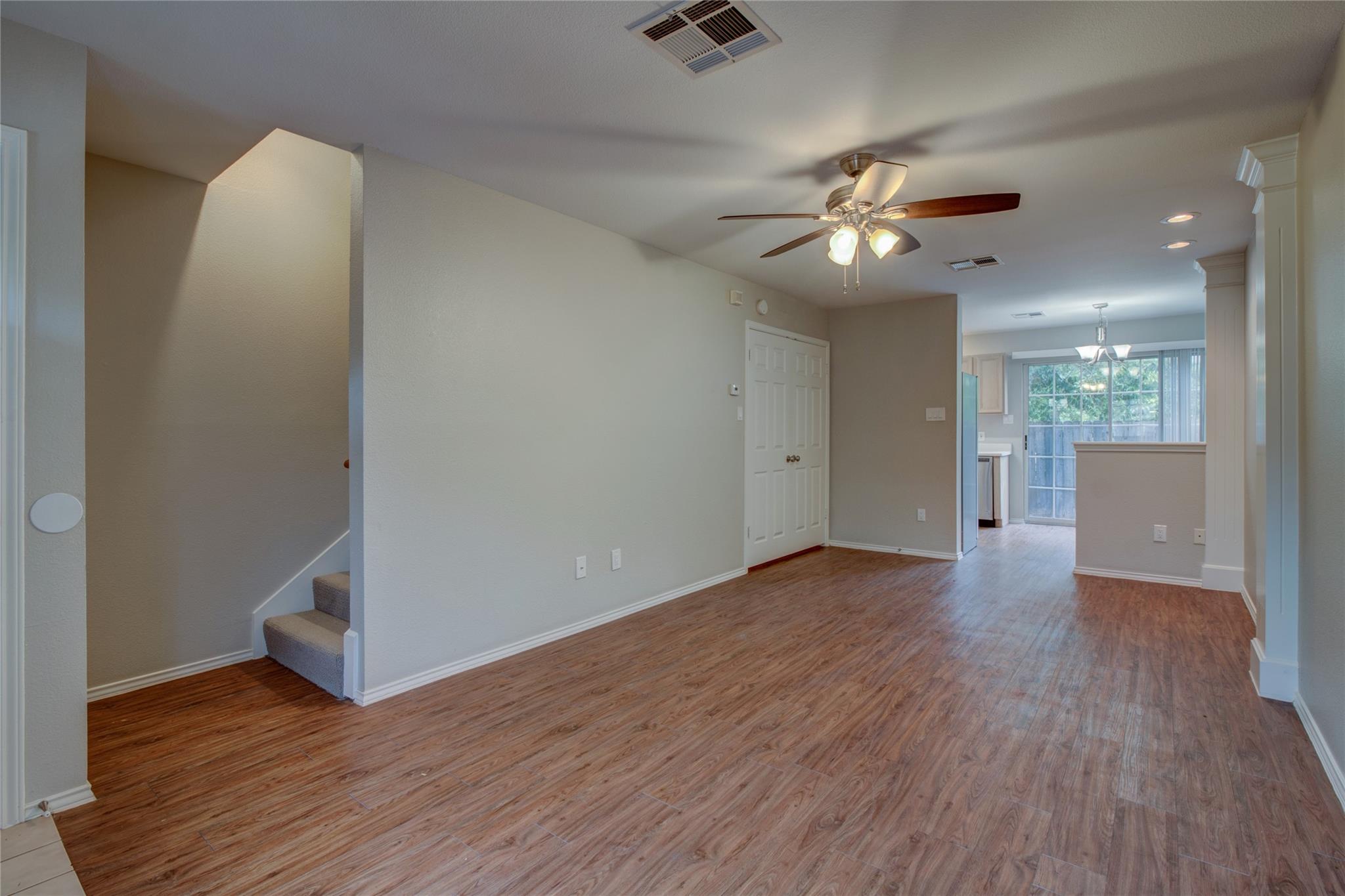 202 S College St # 8, Georgetown, TX 78626