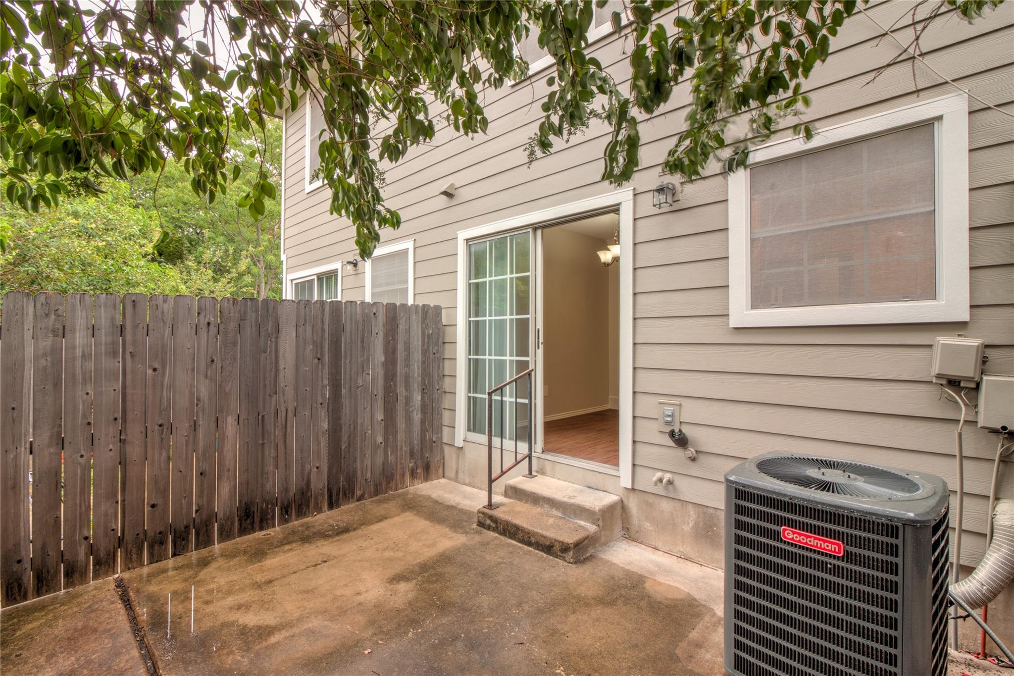 202 S College St # 8, Georgetown, TX 78626