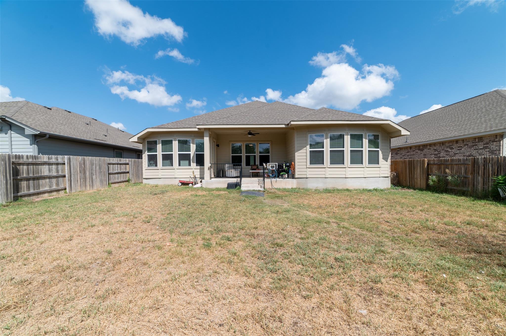 273 Rimrock Ct, Bastrop, TX 78602