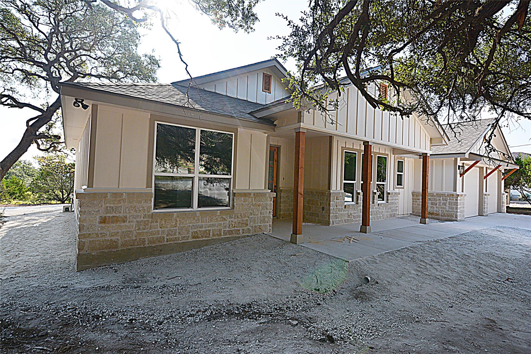 1555 Birch Ln, Fischer, TX 78623