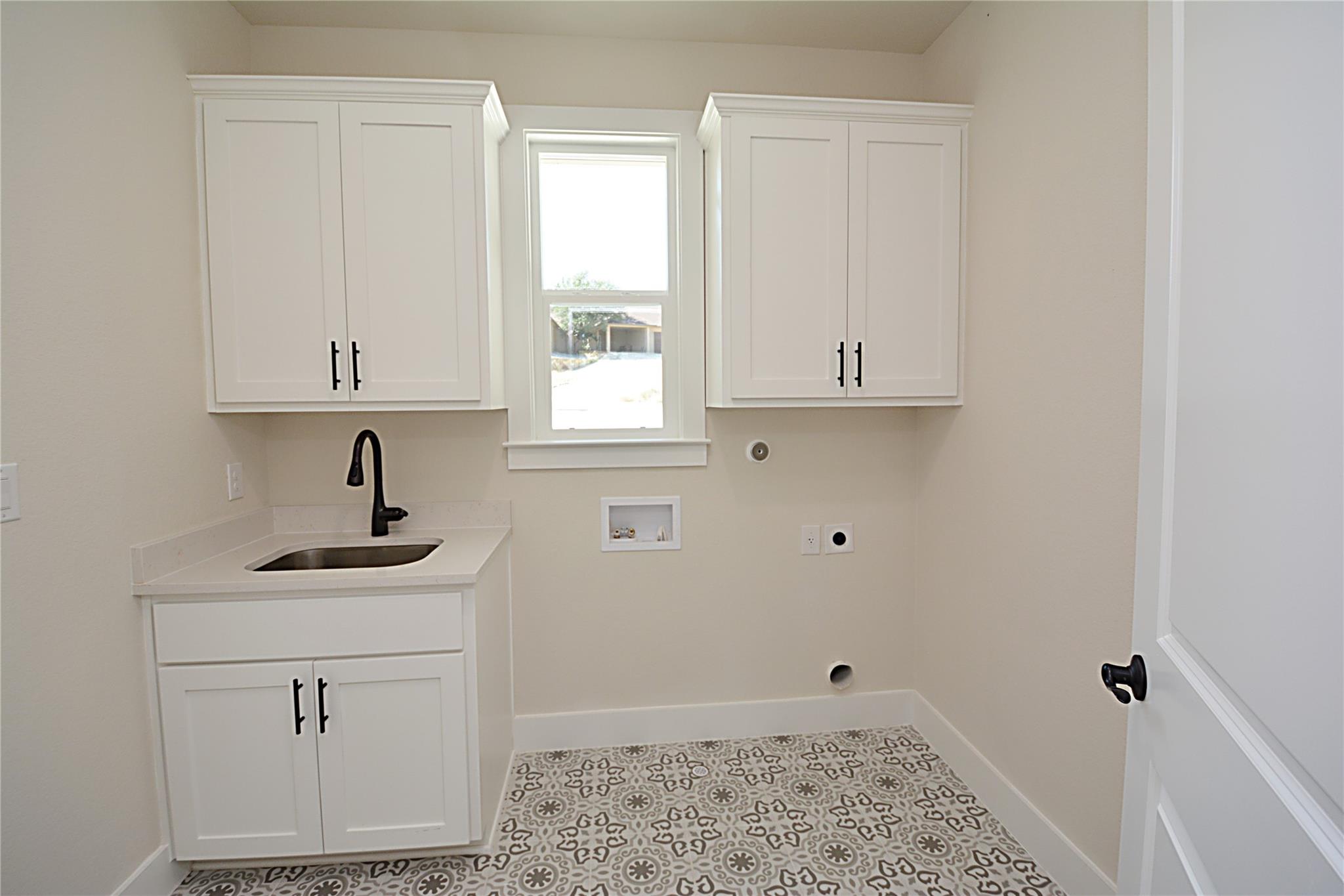 1555 Birch Ln, Fischer, TX 78623