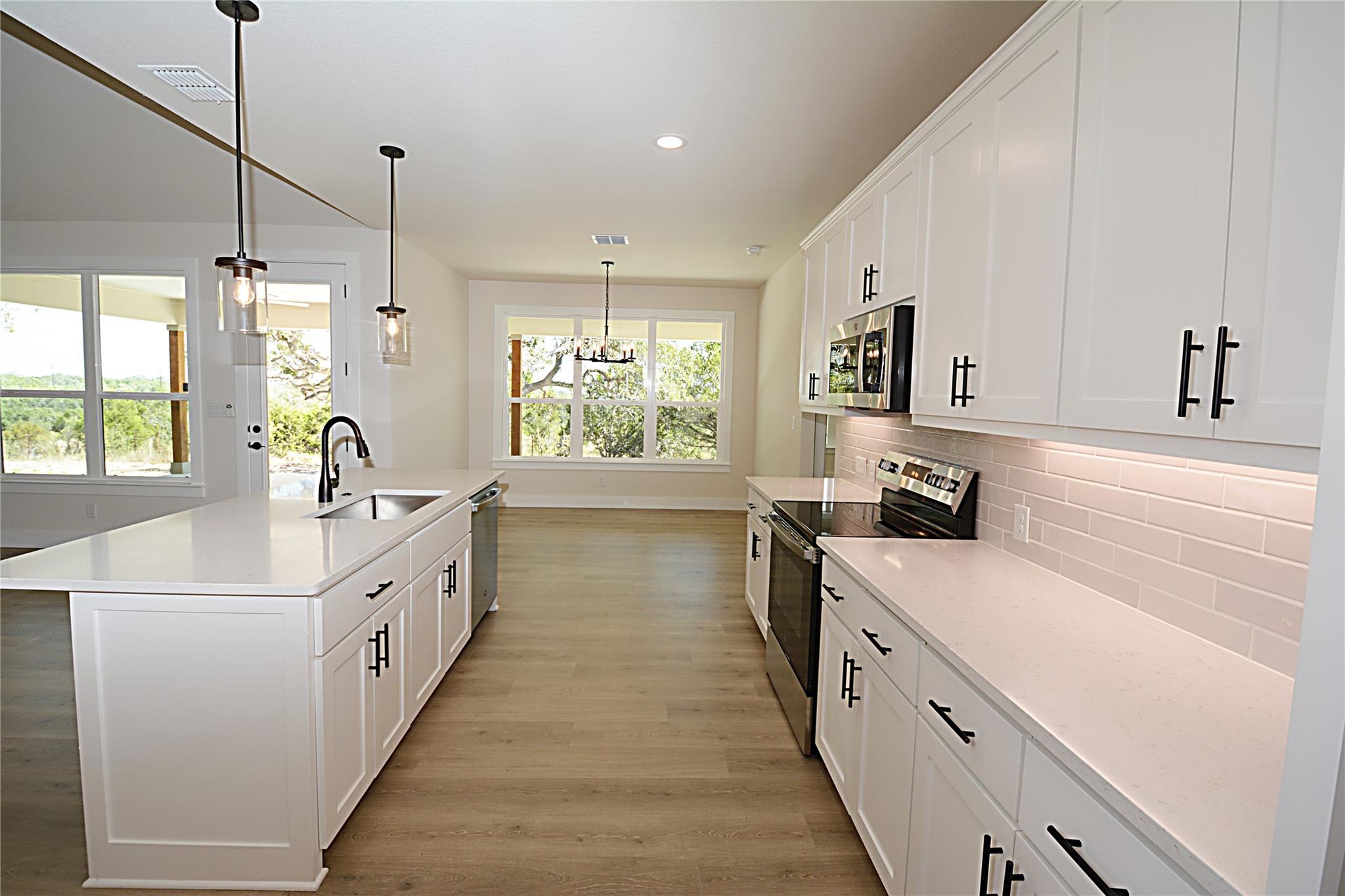 1555 Birch Ln, Fischer, TX 78623