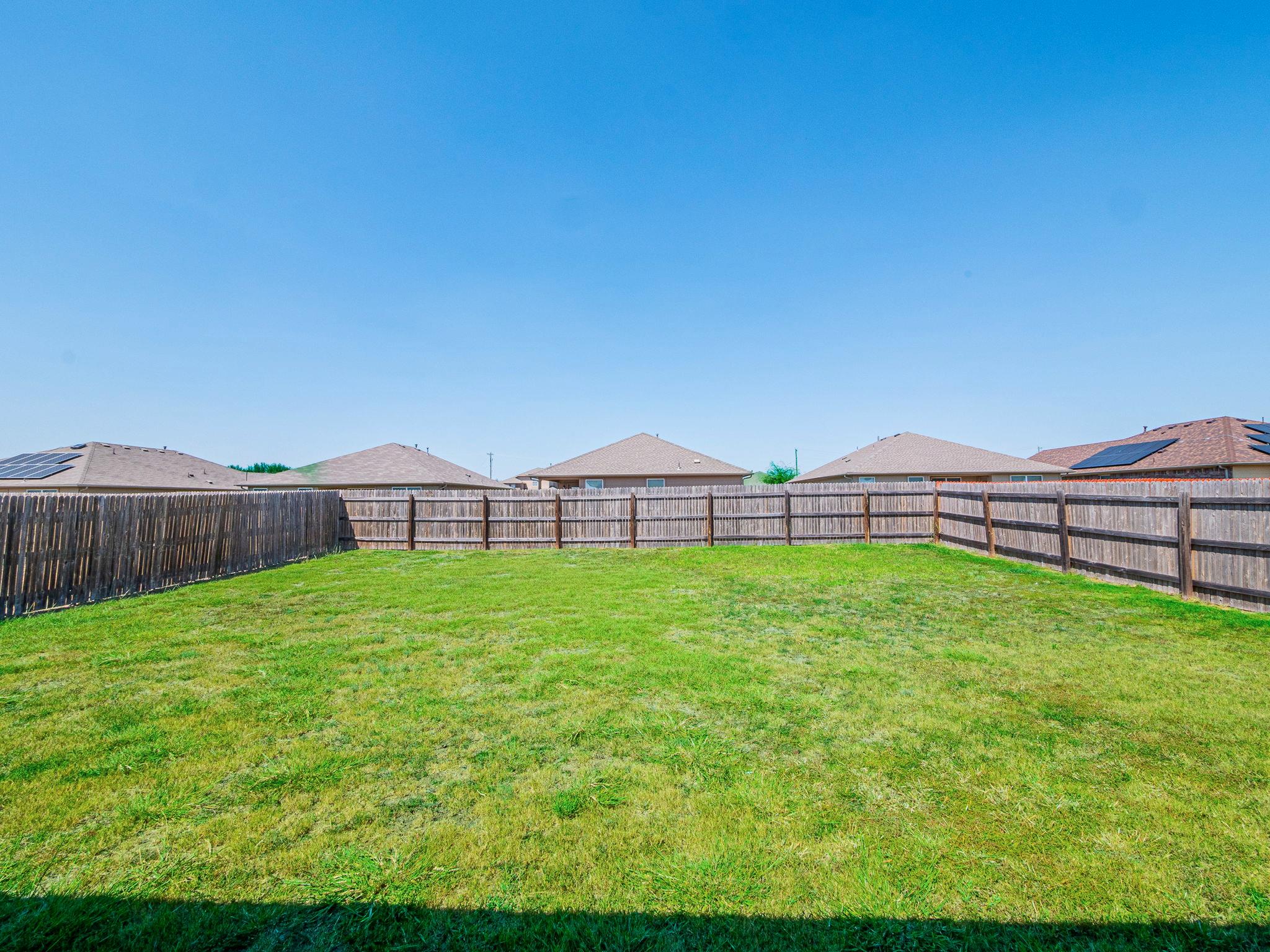 229 Camellia Dr, Hutto, TX 78634