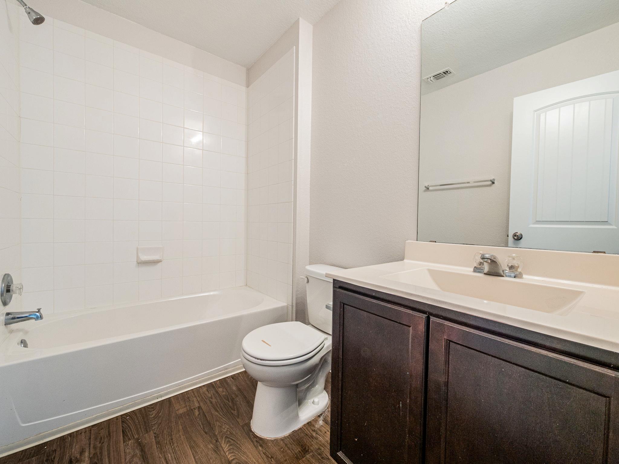 229 Camellia Dr, Hutto, TX 78634