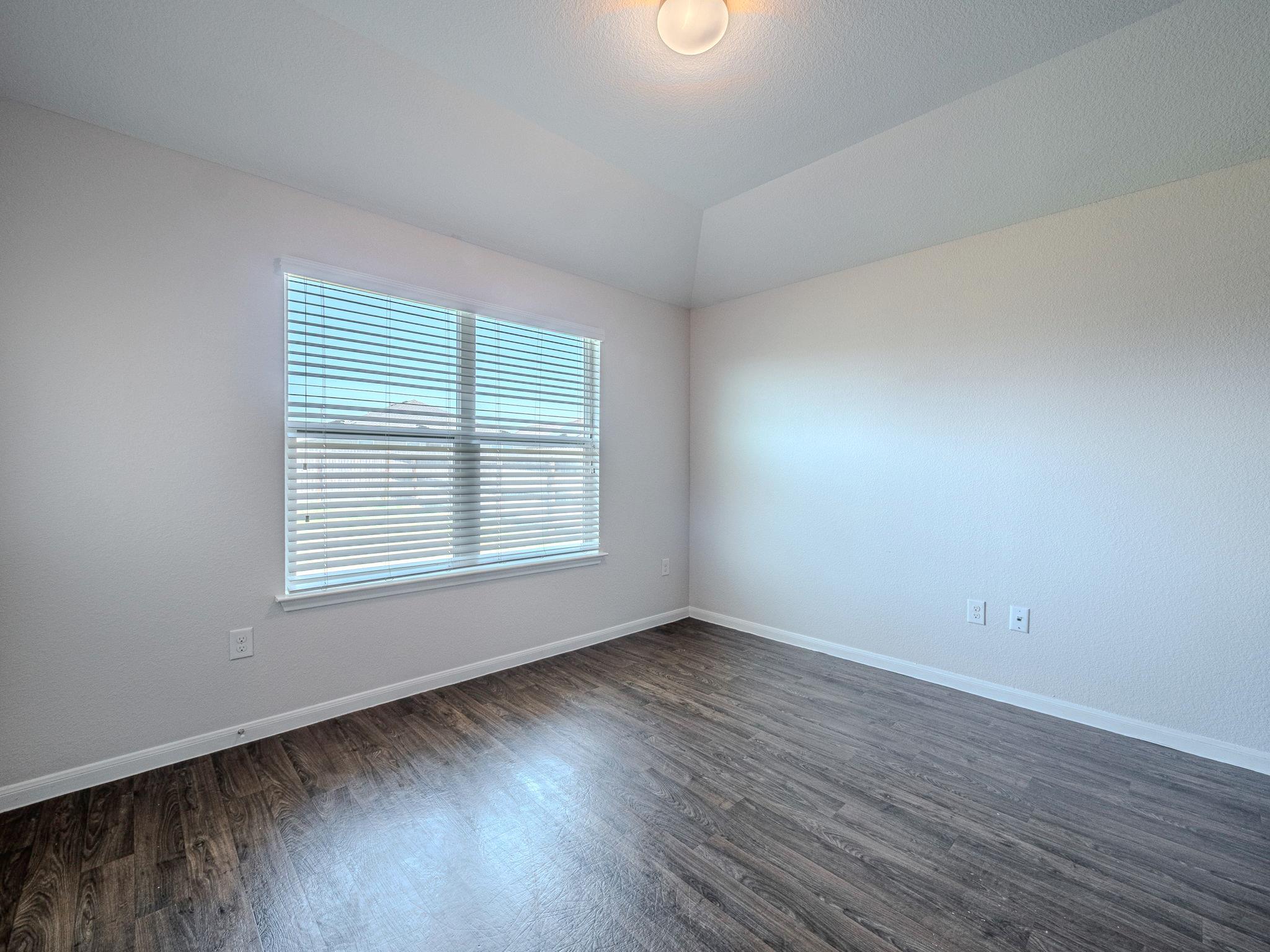 229 Camellia Dr, Hutto, TX 78634