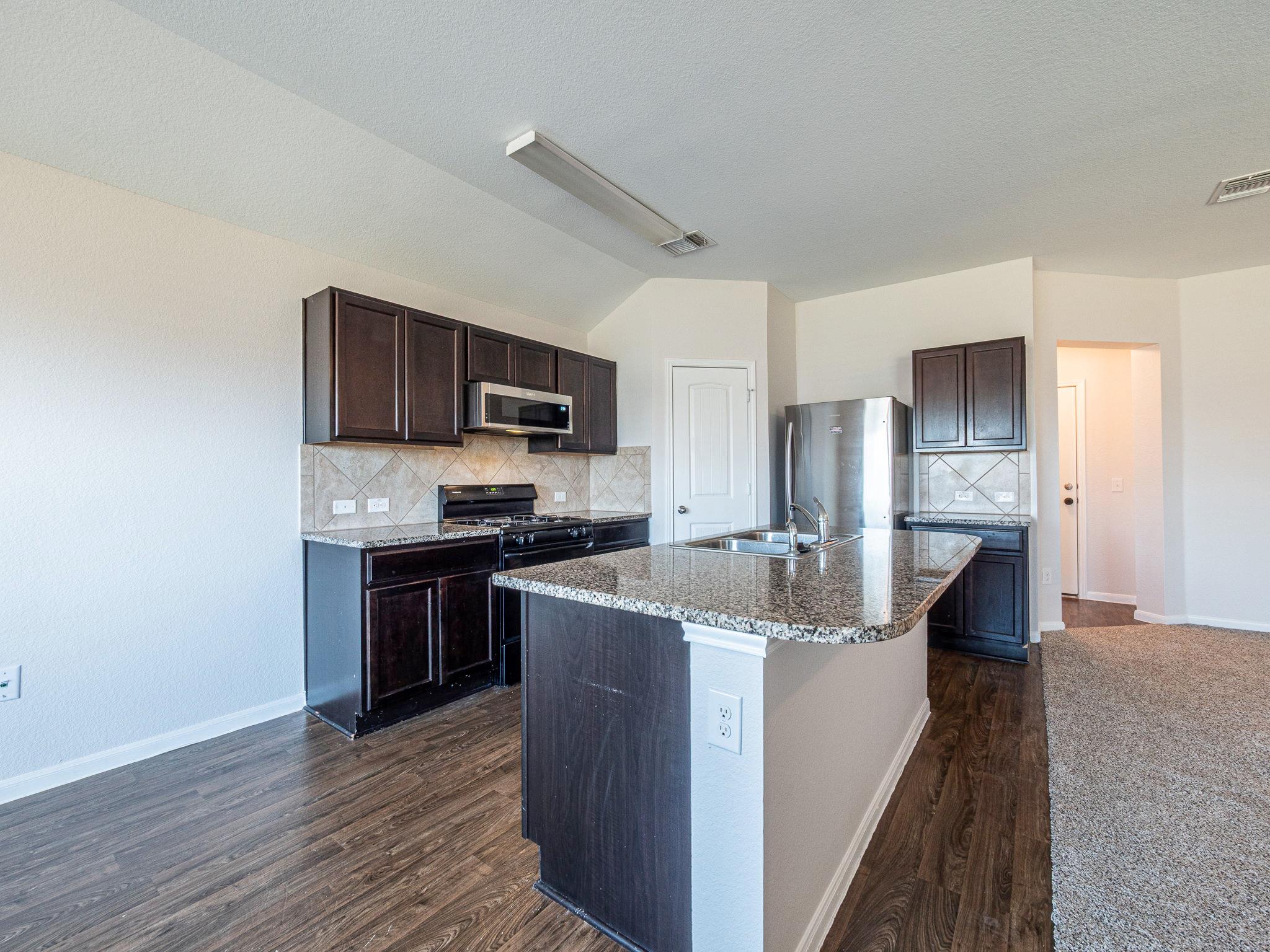 229 Camellia Dr, Hutto, TX 78634