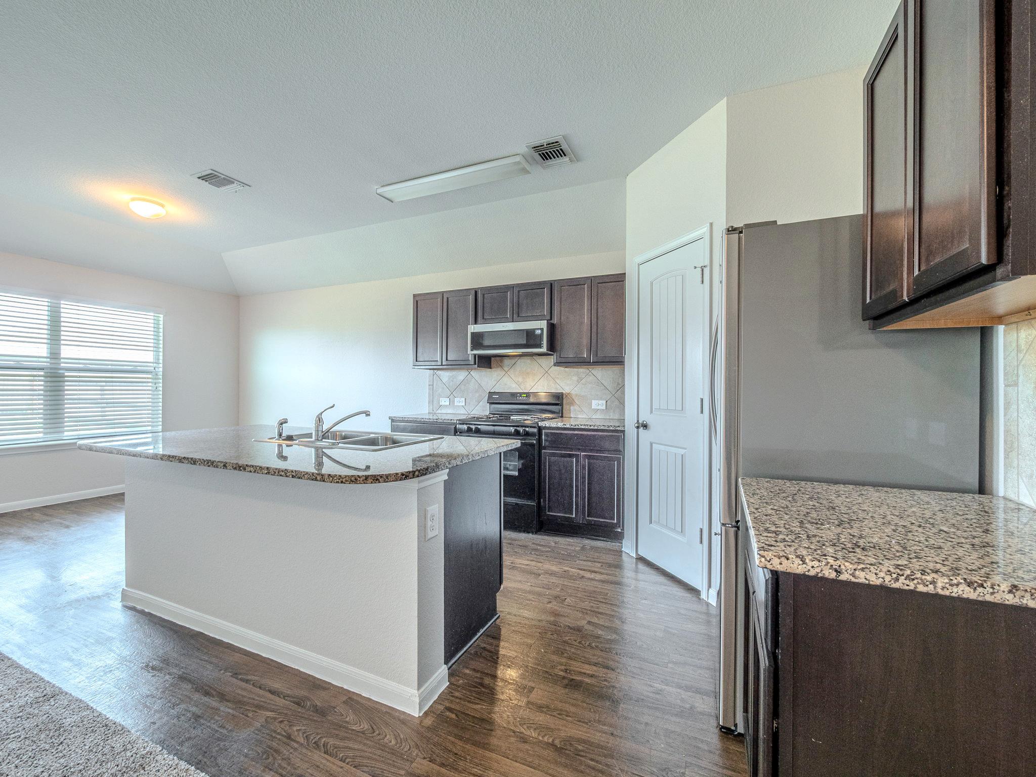 229 Camellia Dr, Hutto, TX 78634