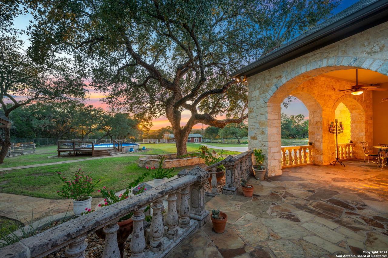 303 Havenhurst Dr, San Antonio, TX 78232