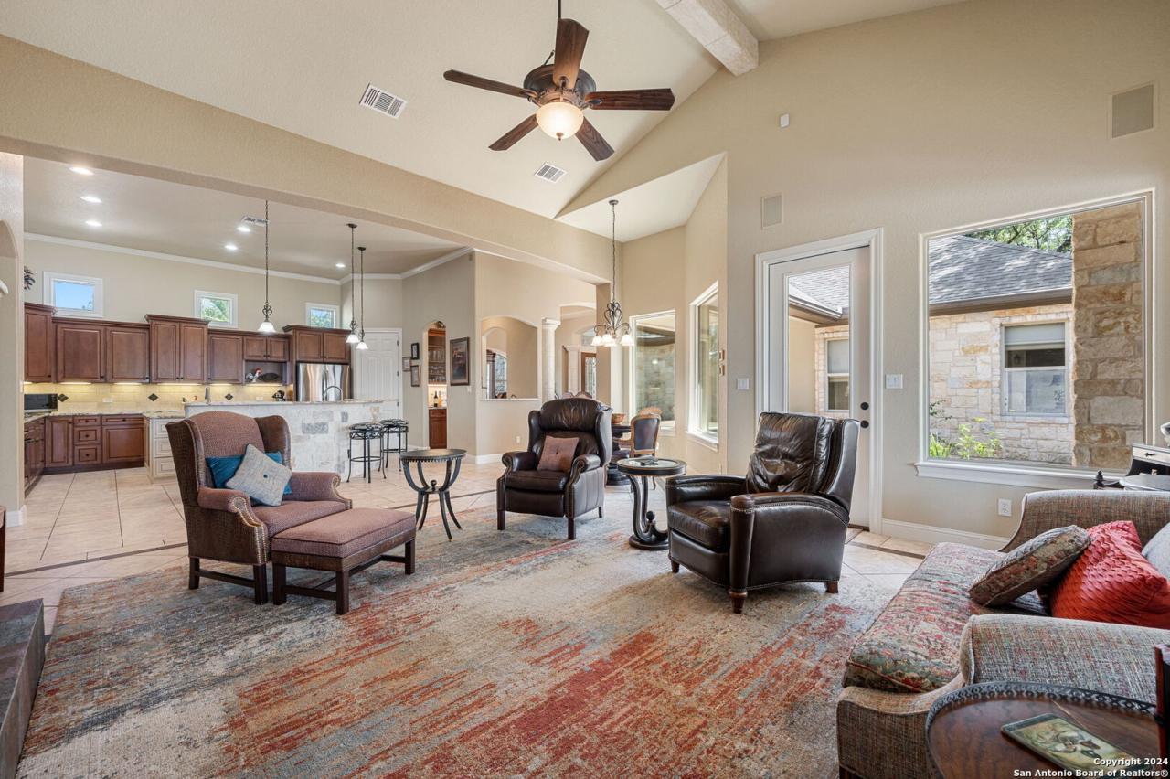 303 Havenhurst Dr, San Antonio, TX 78232