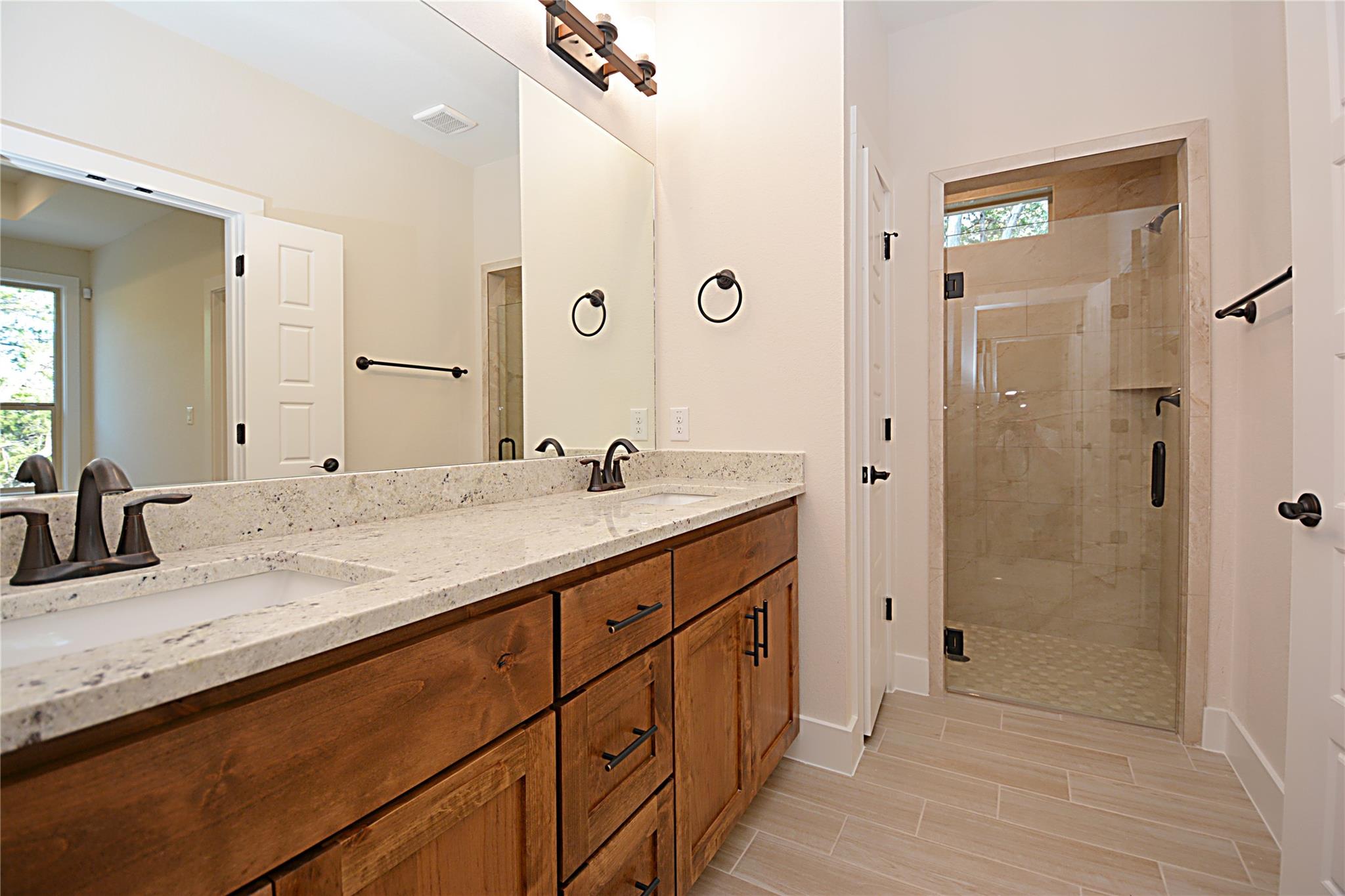 197 Bogi St, Canyon Lake, TX 78133