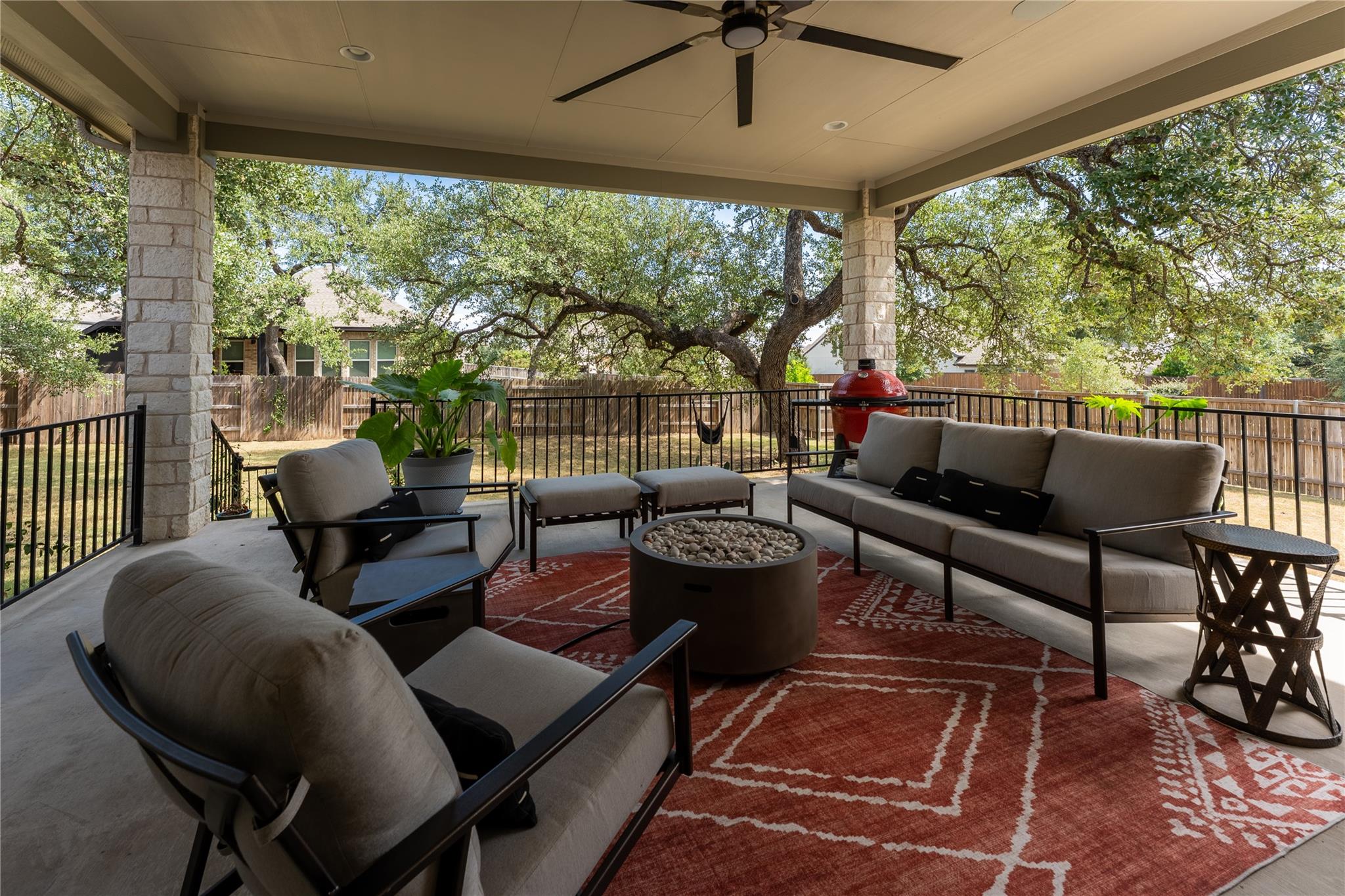 360 Premier Park Loop, Dripping Springs, TX 78620